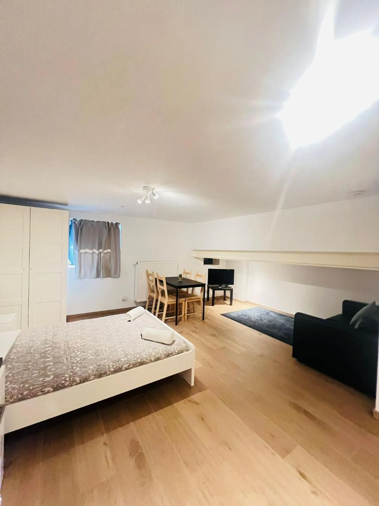 Bed in OneLuxStay near Fashion District