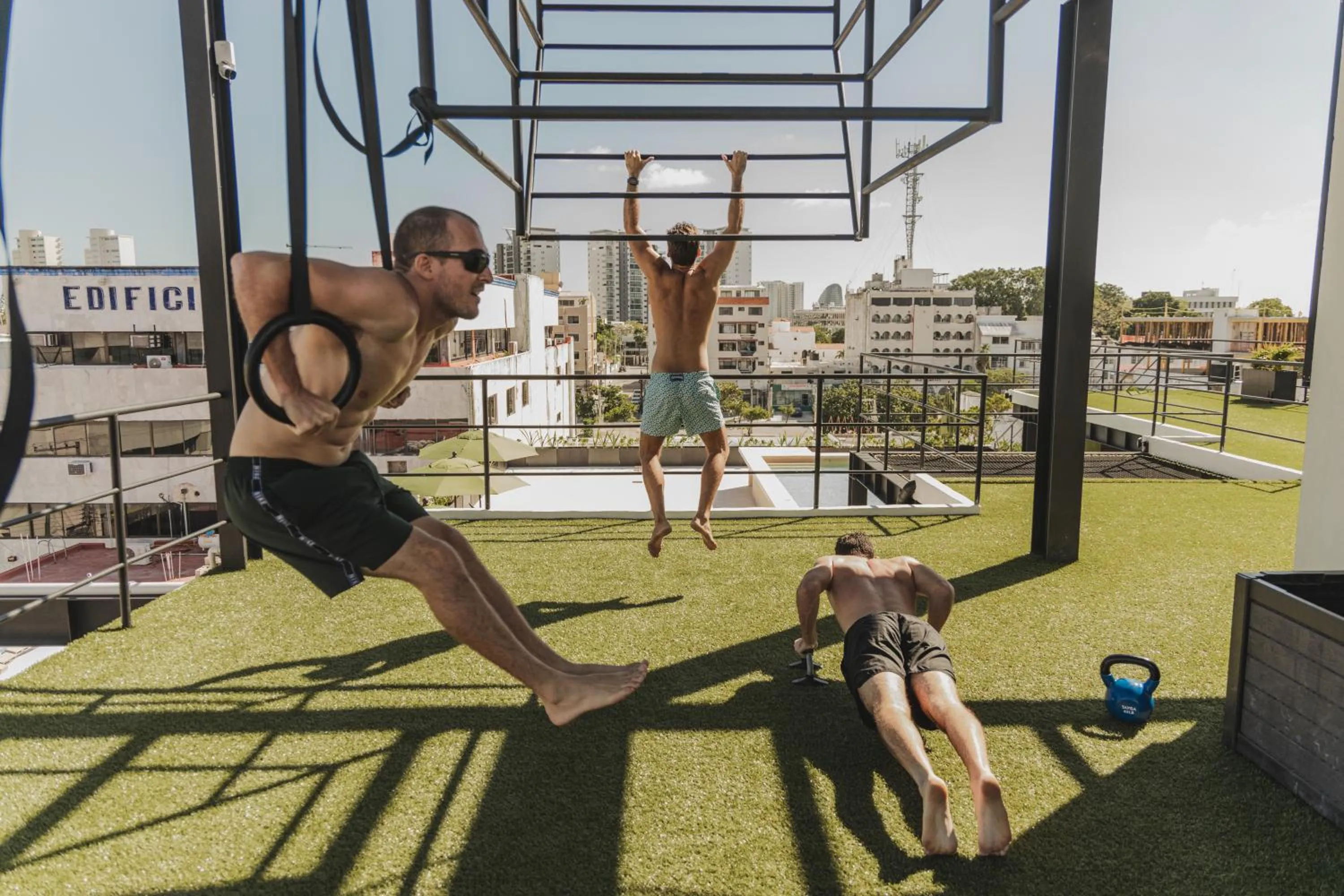 Fitness centre/facilities in Caleta Hostel Rooftop & Pool