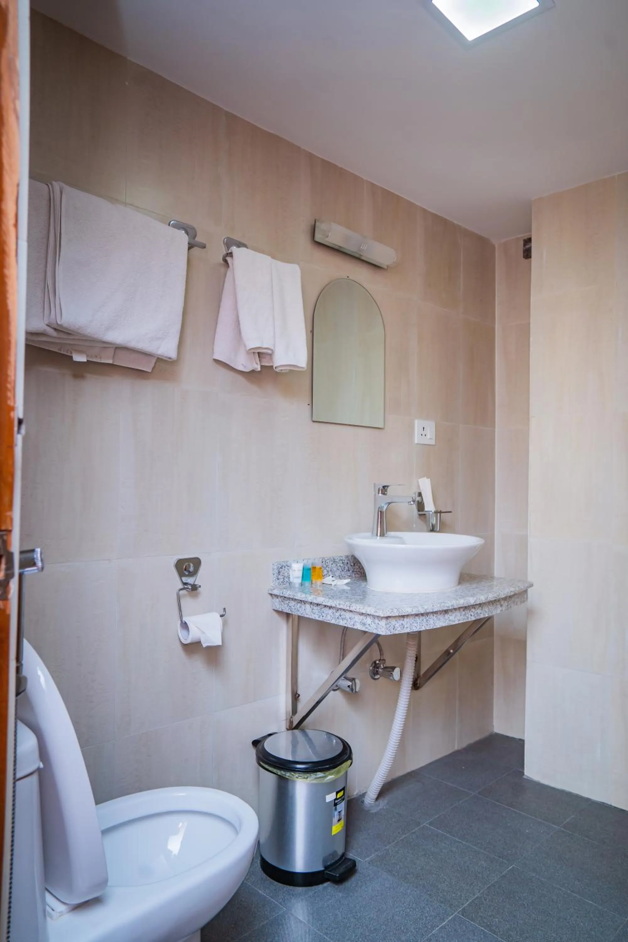 Toilet in Hotel Fewa Camp