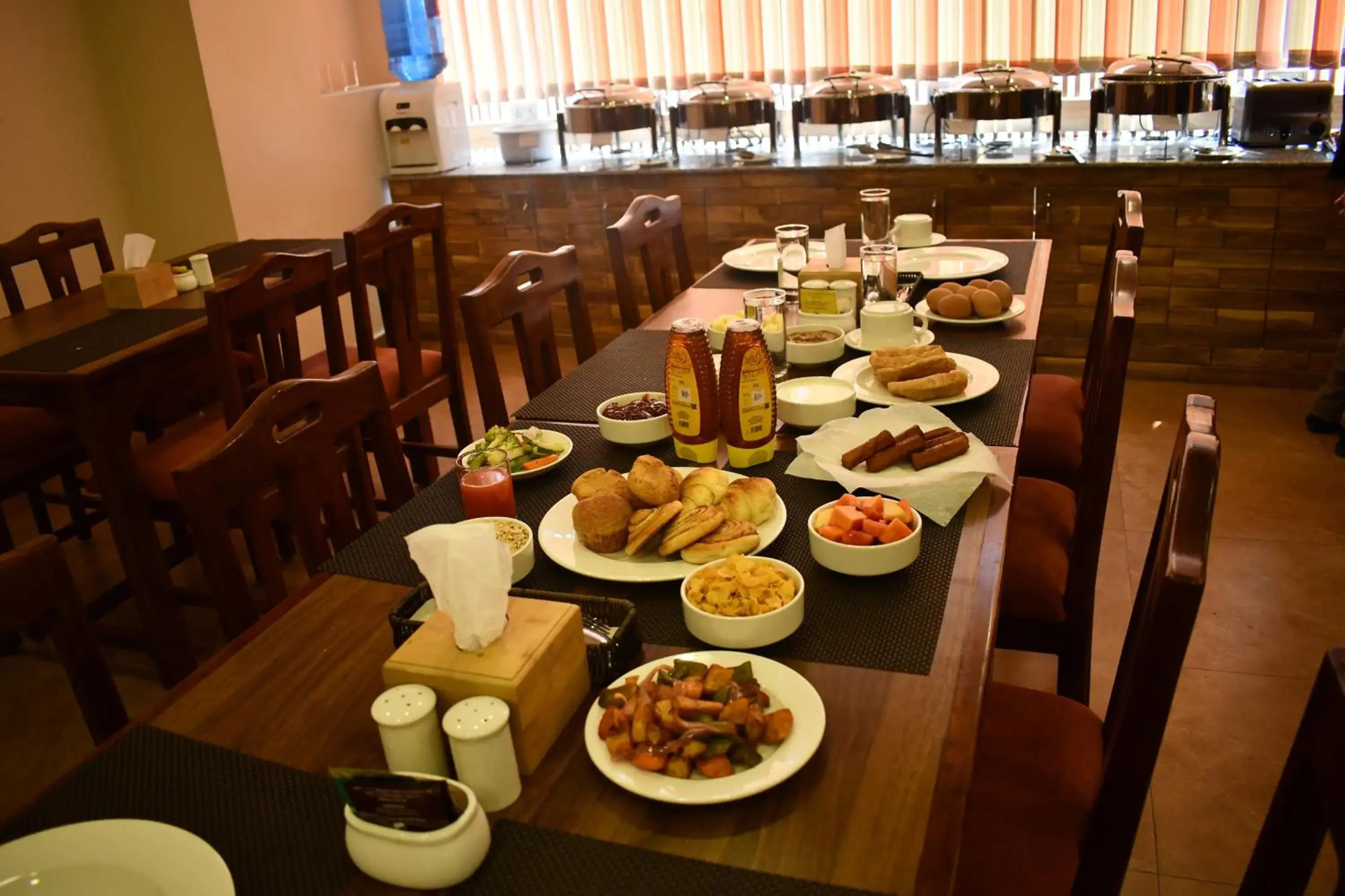 Restaurant/places to eat in Hotel Fewa Camp Restaurant/places to eat in Hotel Fewa Camp