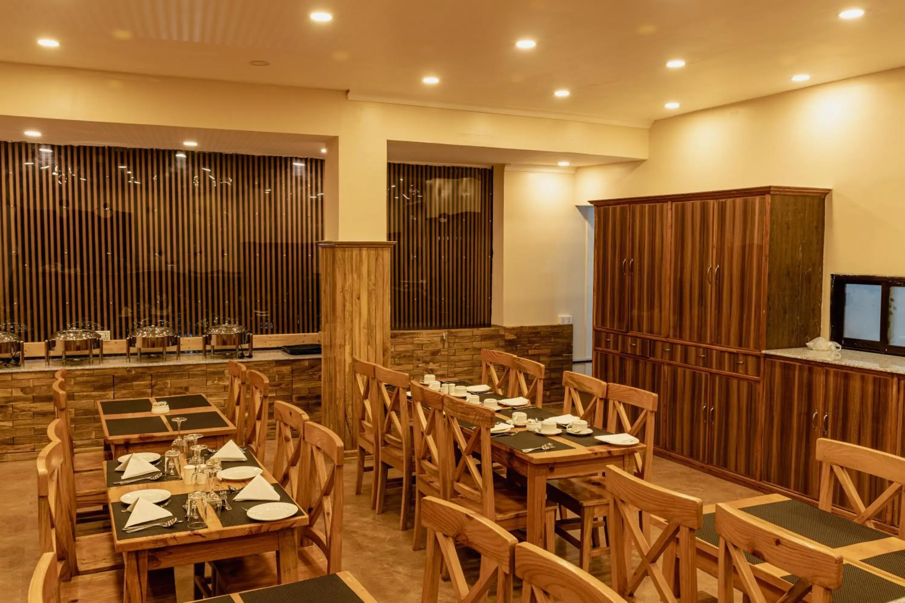 Restaurant/places to eat in Hotel Fewa Camp Restaurant/places to eat in Hotel Fewa Camp