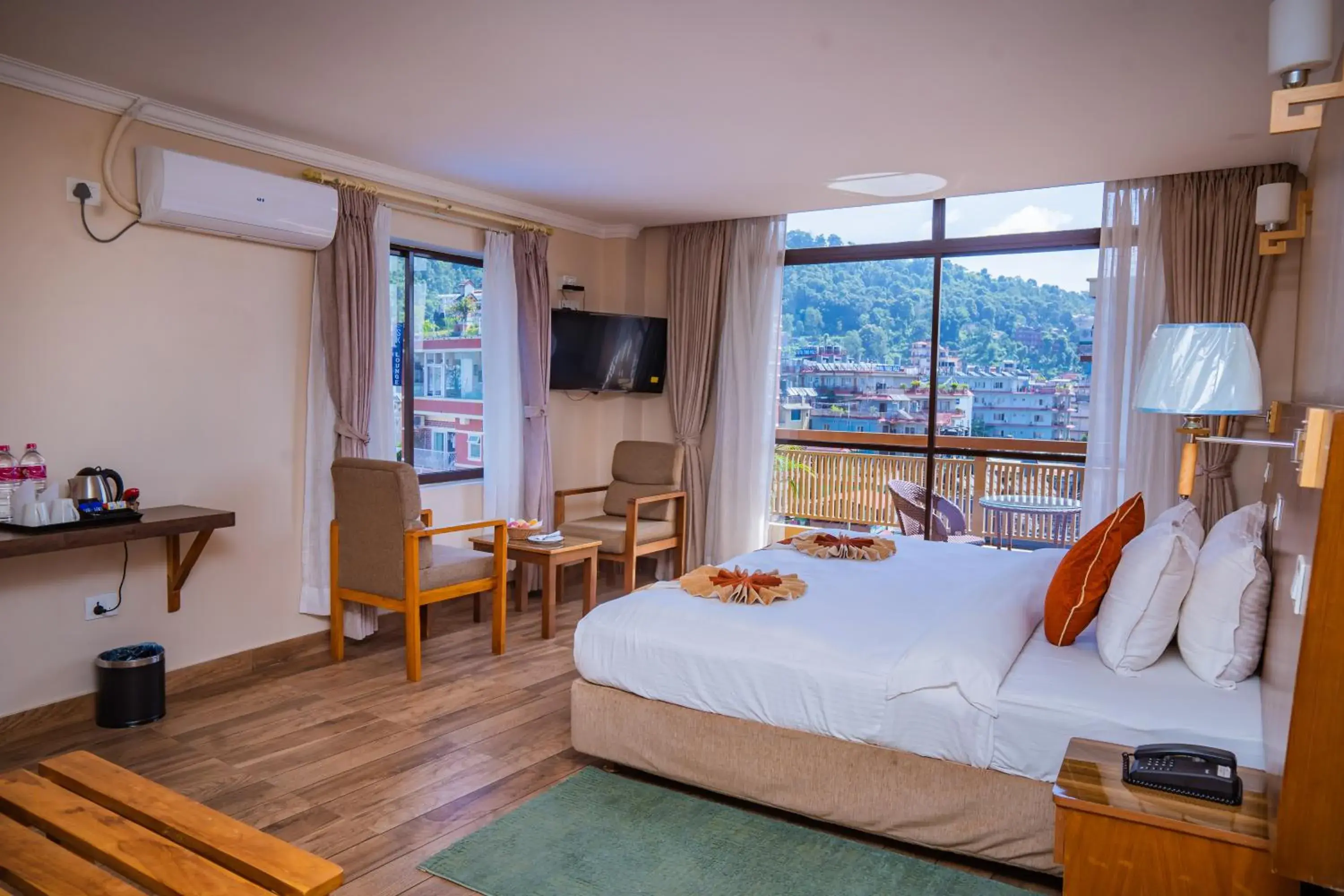 TV and multimedia, Bed in Hotel Fewa Camp TV and multimedia, Bed in Hotel Fewa Camp