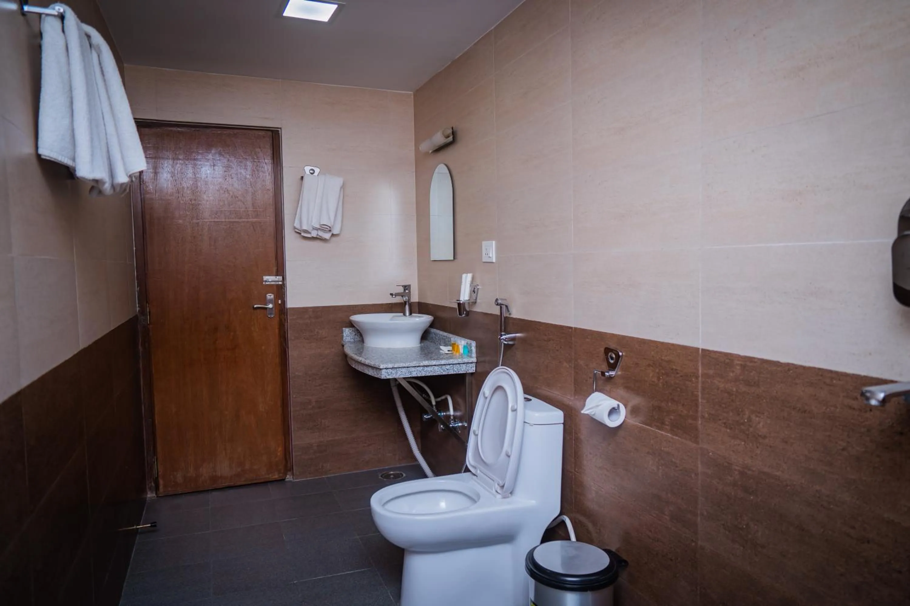 Toilet in Hotel Fewa Camp