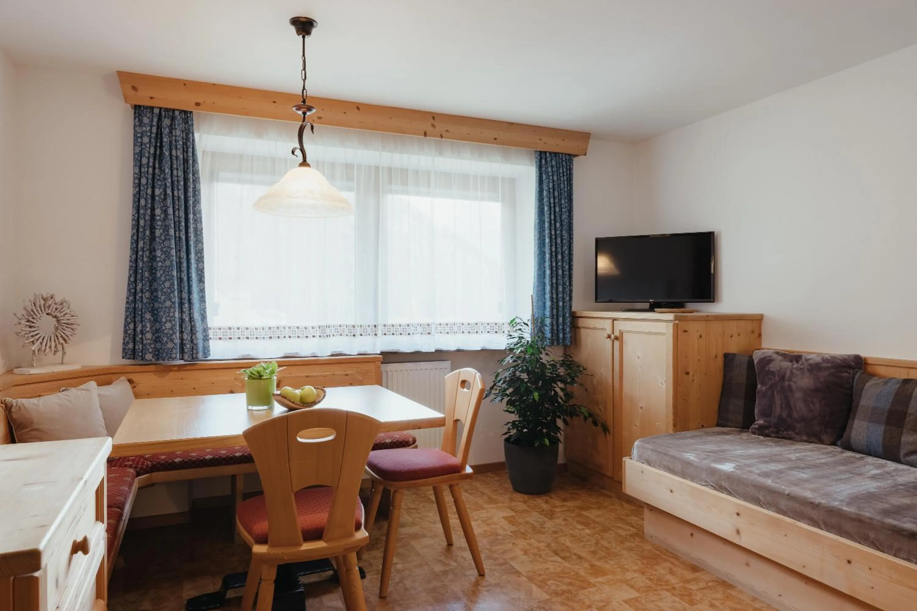 Living room, Bed in Oberaldoss Residence Wellness