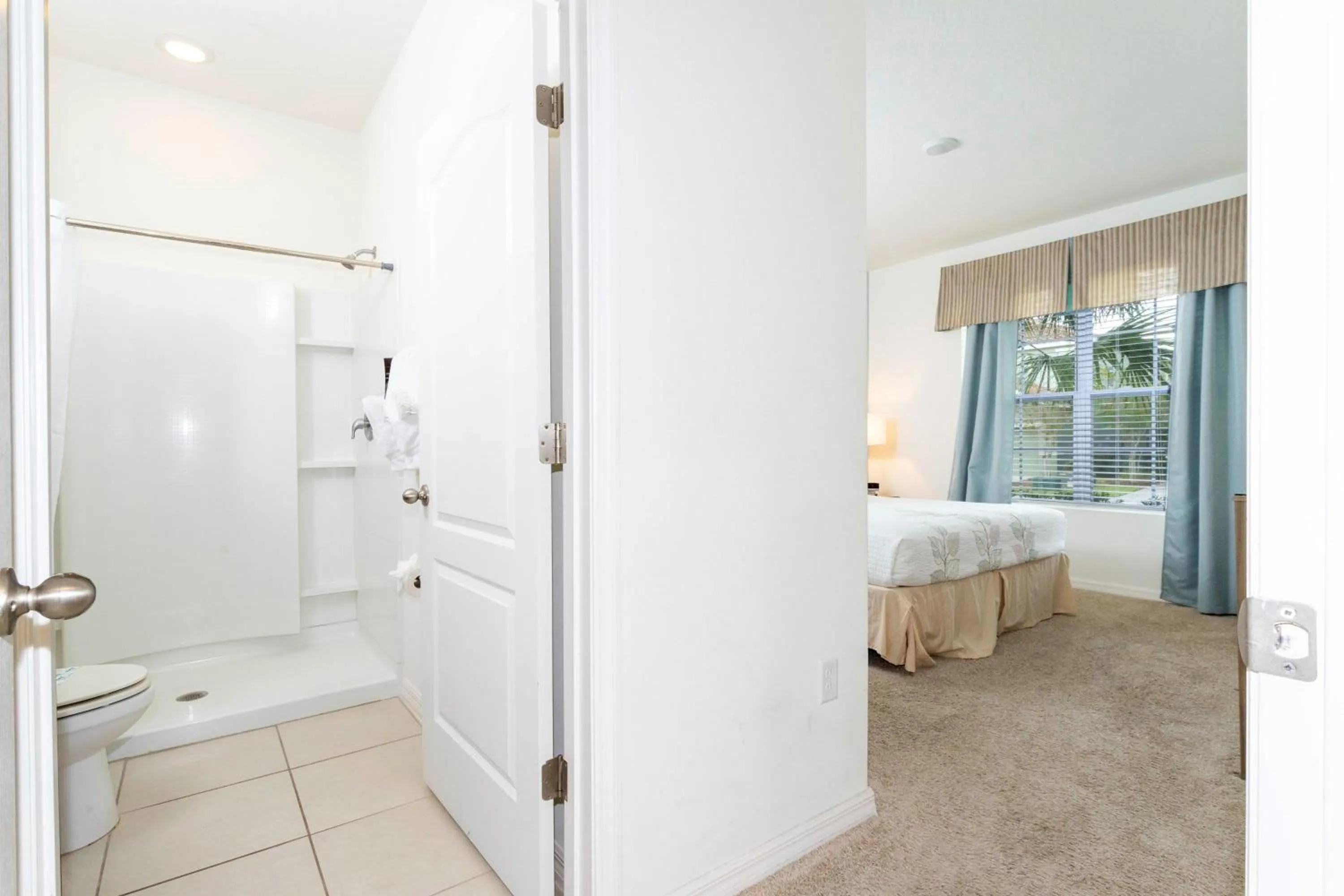 Marvelous 7 Bd w/ Pool Close to Disney @ Solterra 6086