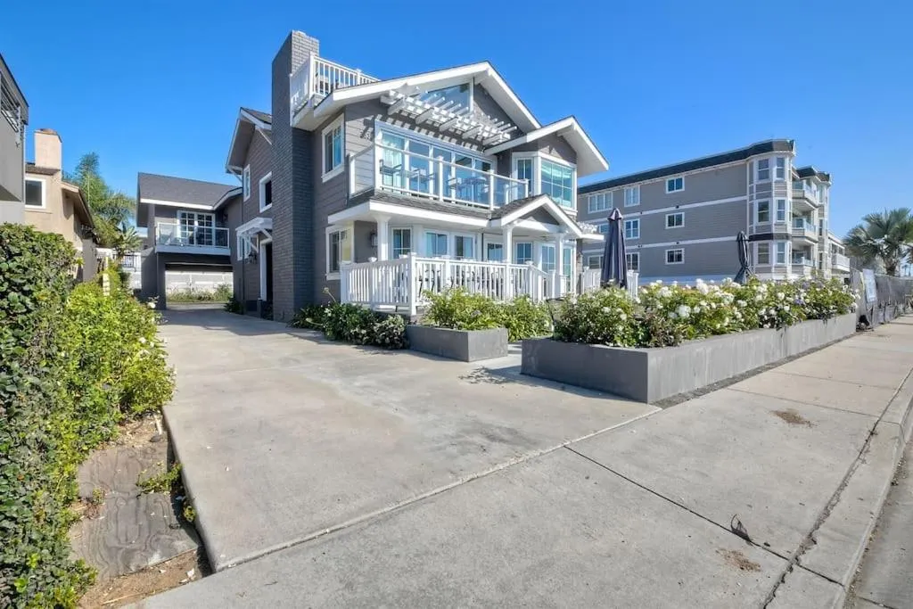 Luxury Ocean Views & Steps To The Sand - Tower 36 Upper Condo Unit