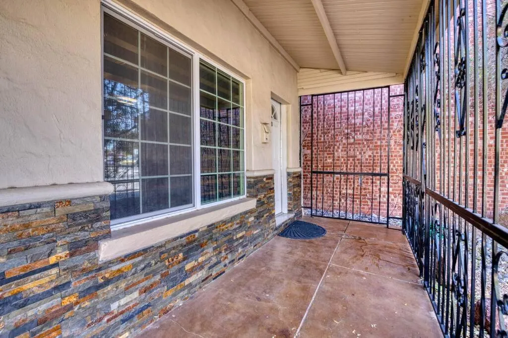 Facade/entrance in Close to All, Restfull, Cozy Duplex B in Downtown, UTEP, Hospitals