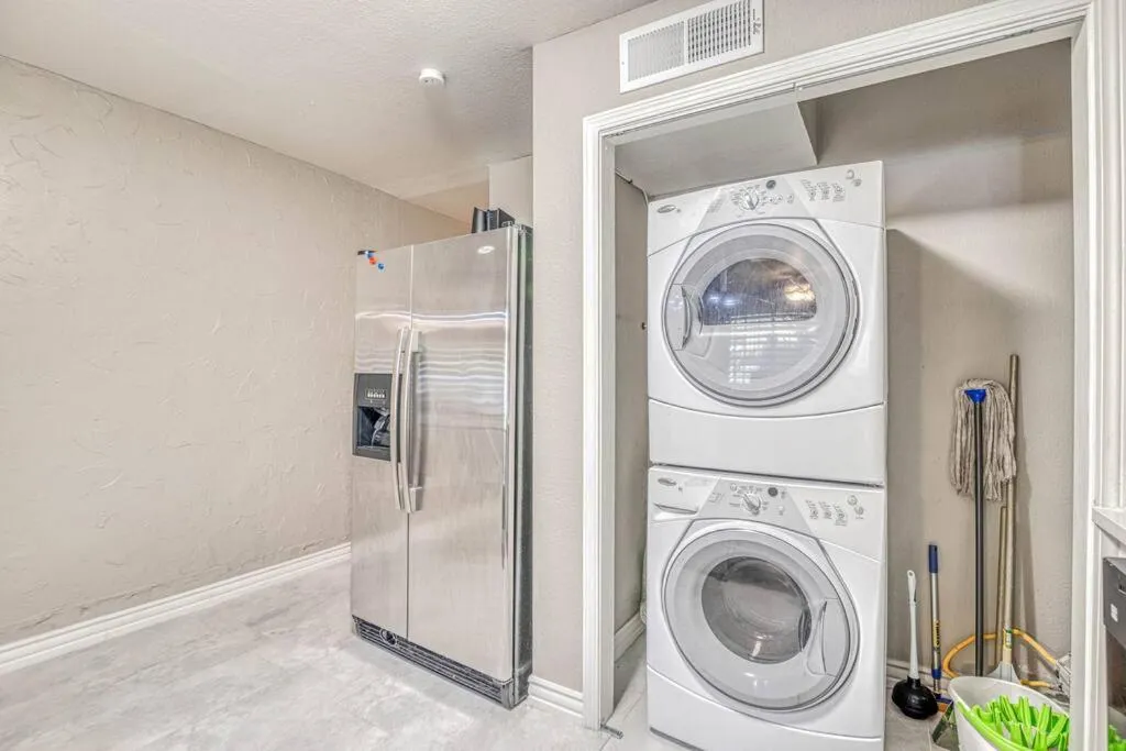 Kitchen or kitchenette in Close to All, Restfull, Cozy Duplex B in Downtown, UTEP, Hospitals