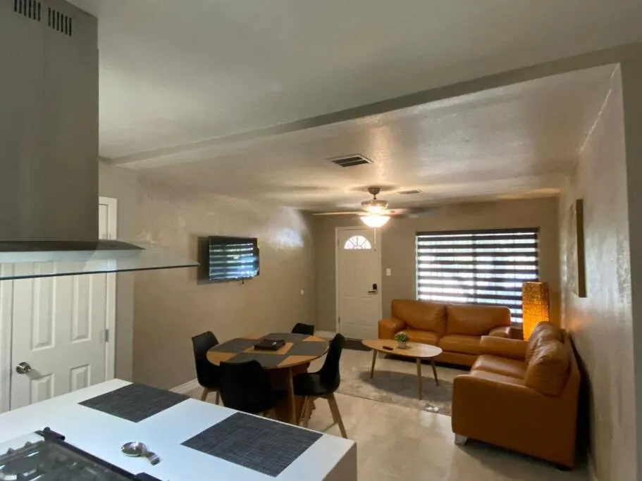 TV and multimedia in Close to All, Restfull, Cozy Duplex B in Downtown, UTEP, Hospitals