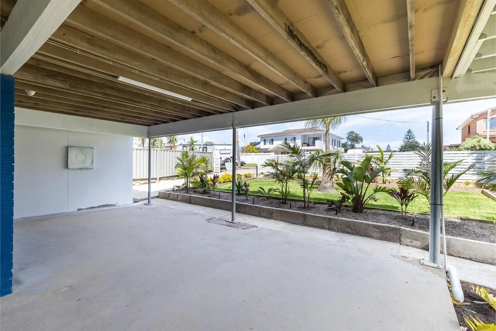 Garden in Five Pines Beach House at Birubi 20 Robinson St pet friendly aircon and WiFi