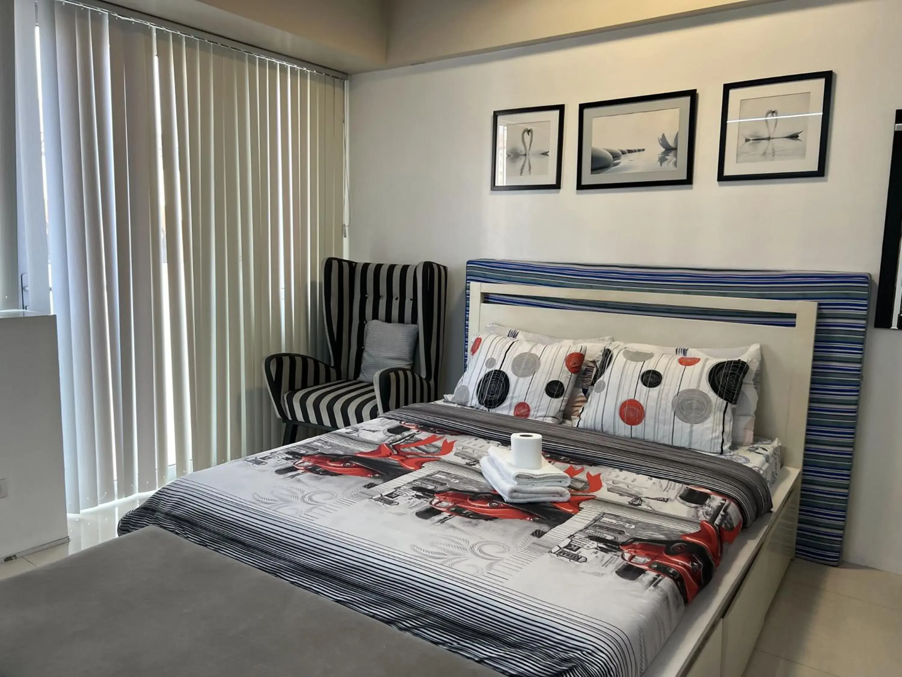 Bedroom, Bed in Del's Condotel across NAIA Terminal 3 Bedroom, Bed in Del's Condotel across NAIA Terminal 3