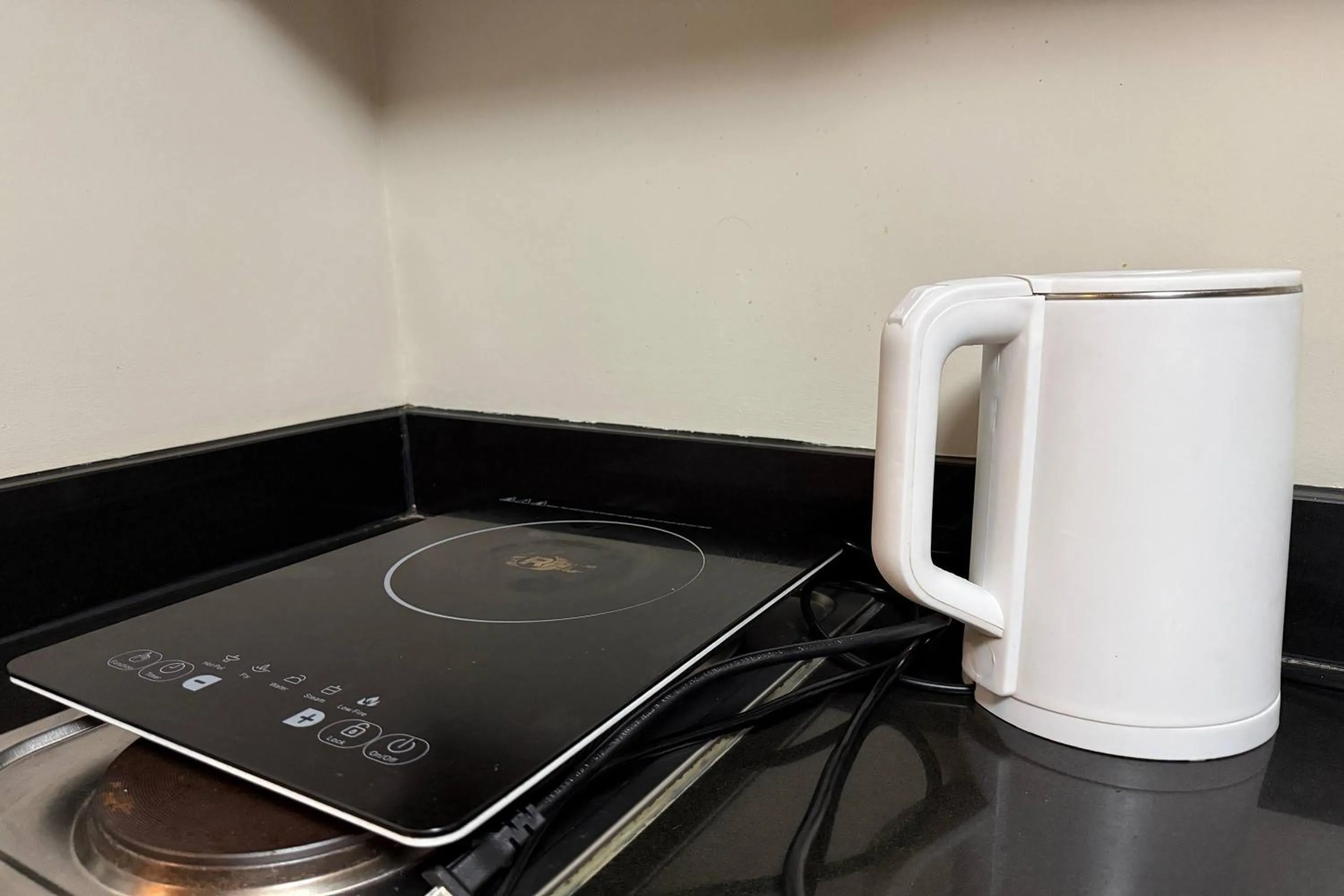 Coffee/tea facilities in Del's Condotel across NAIA Terminal 3