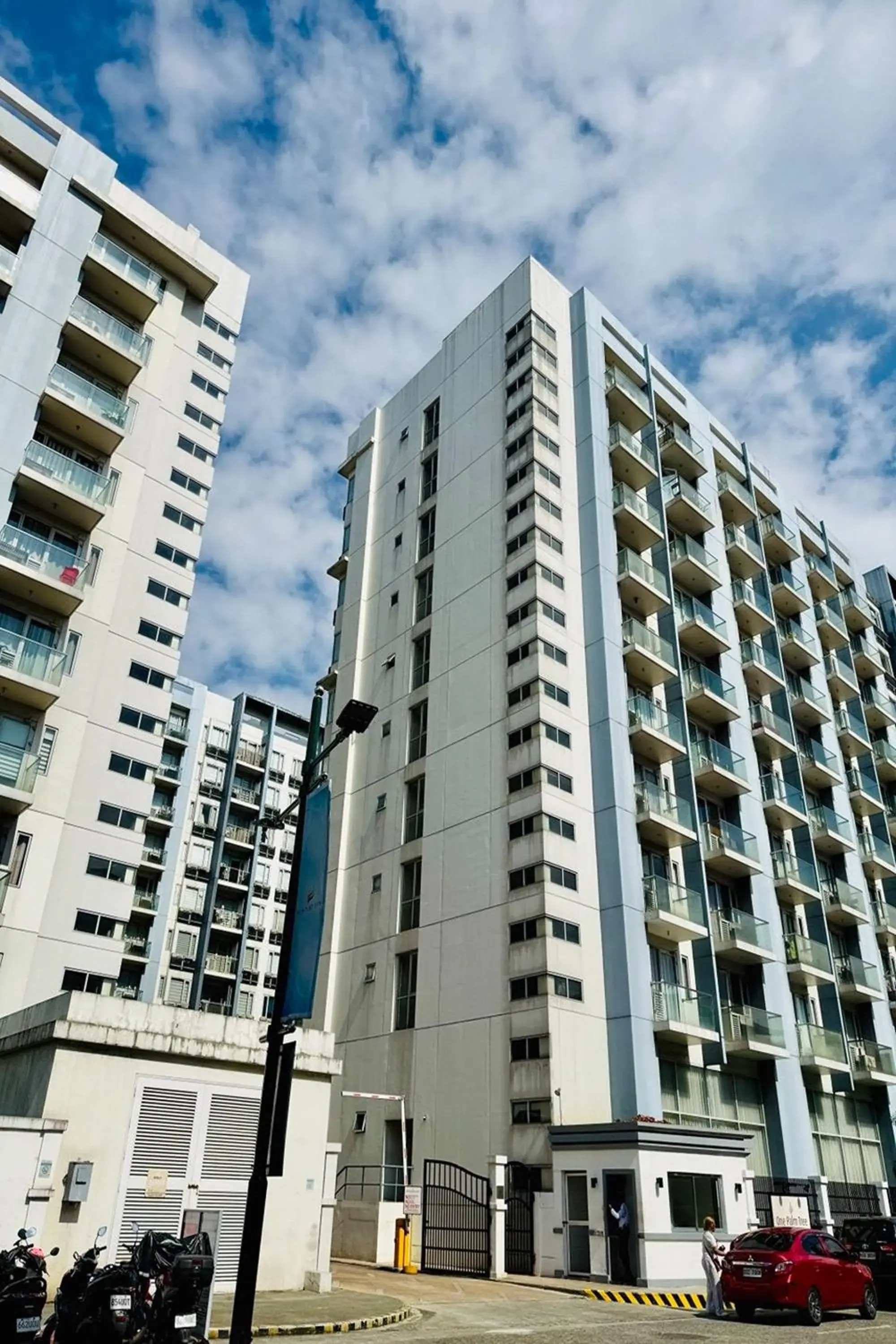 Property building in Del's Condotel across NAIA Terminal 3 Property building in Del's Condotel across NAIA Terminal 3