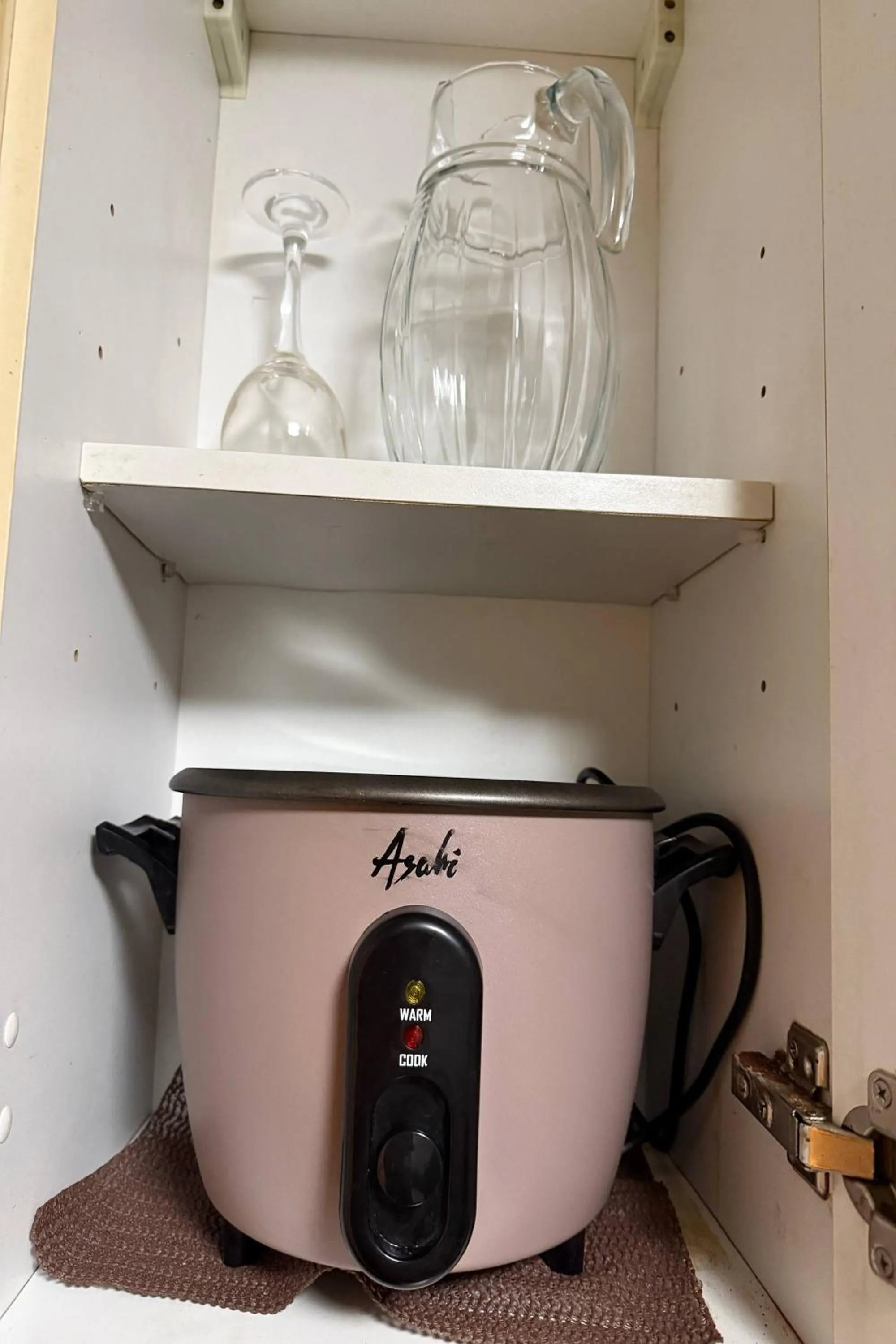 Coffee/tea facilities in Del's Condotel across NAIA Terminal 3