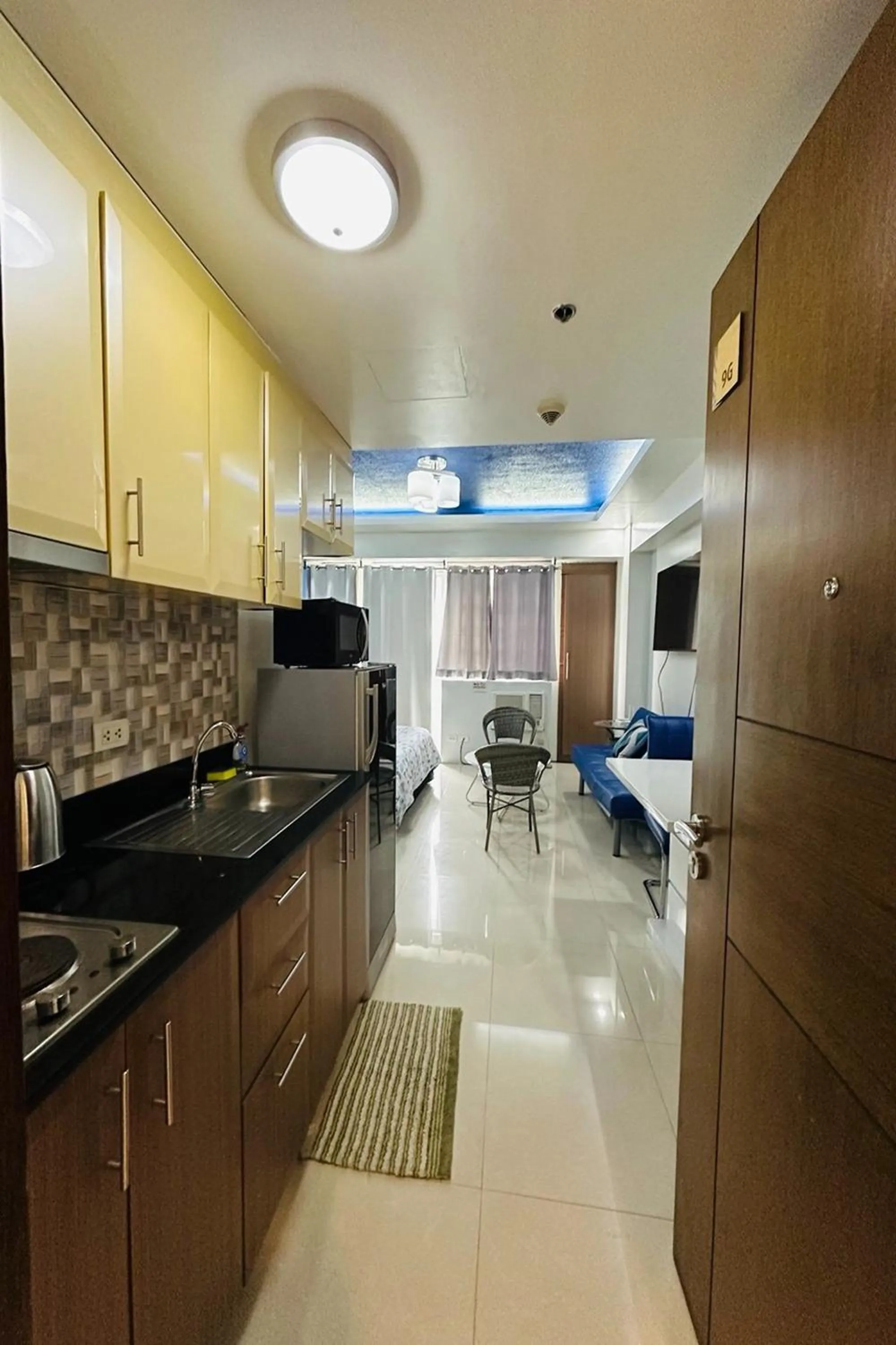 Dining area in Del's Condotel across NAIA Terminal 3