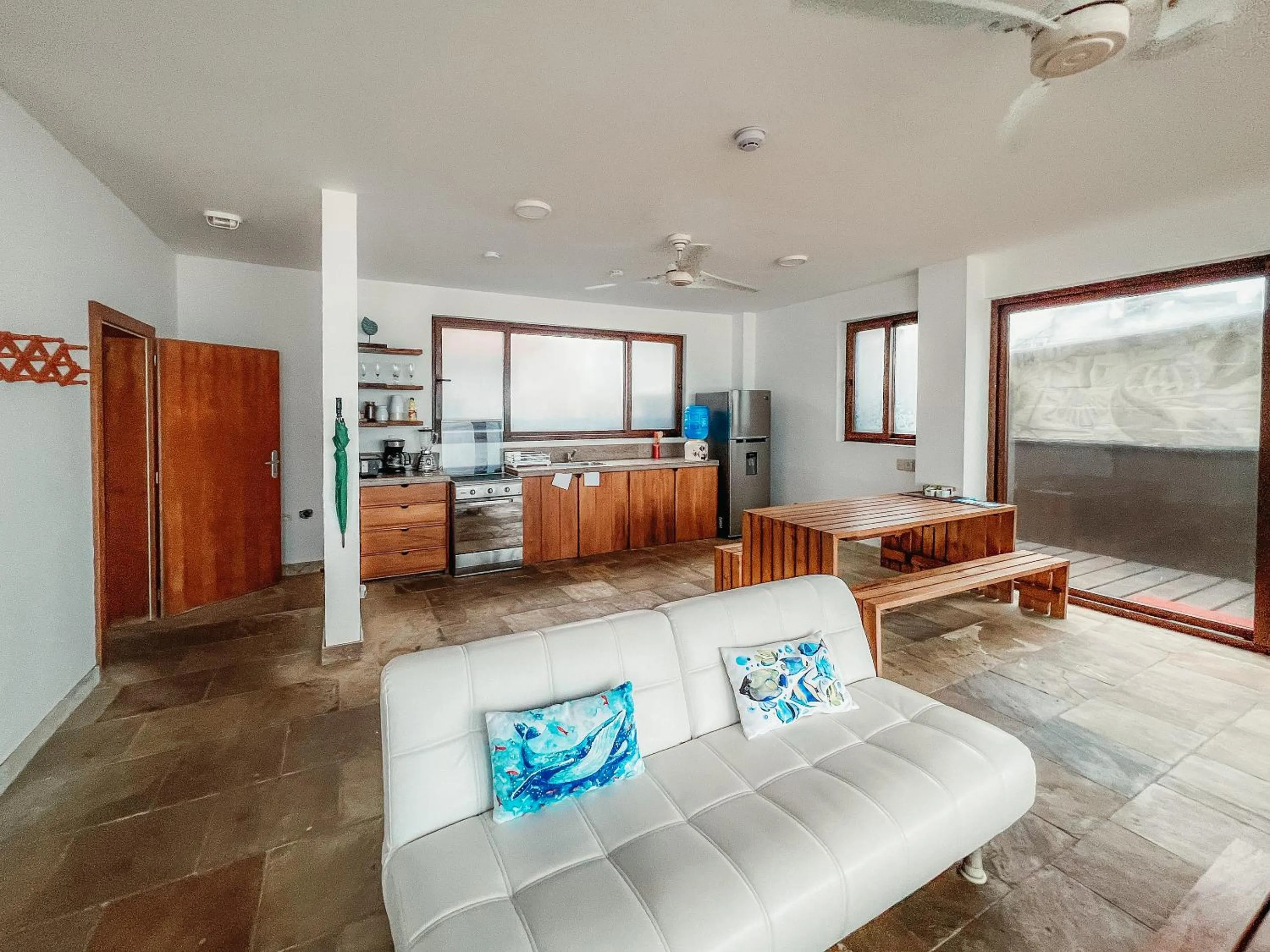 TV and multimedia in Mi Playa Galapagos Beachfront Apartments