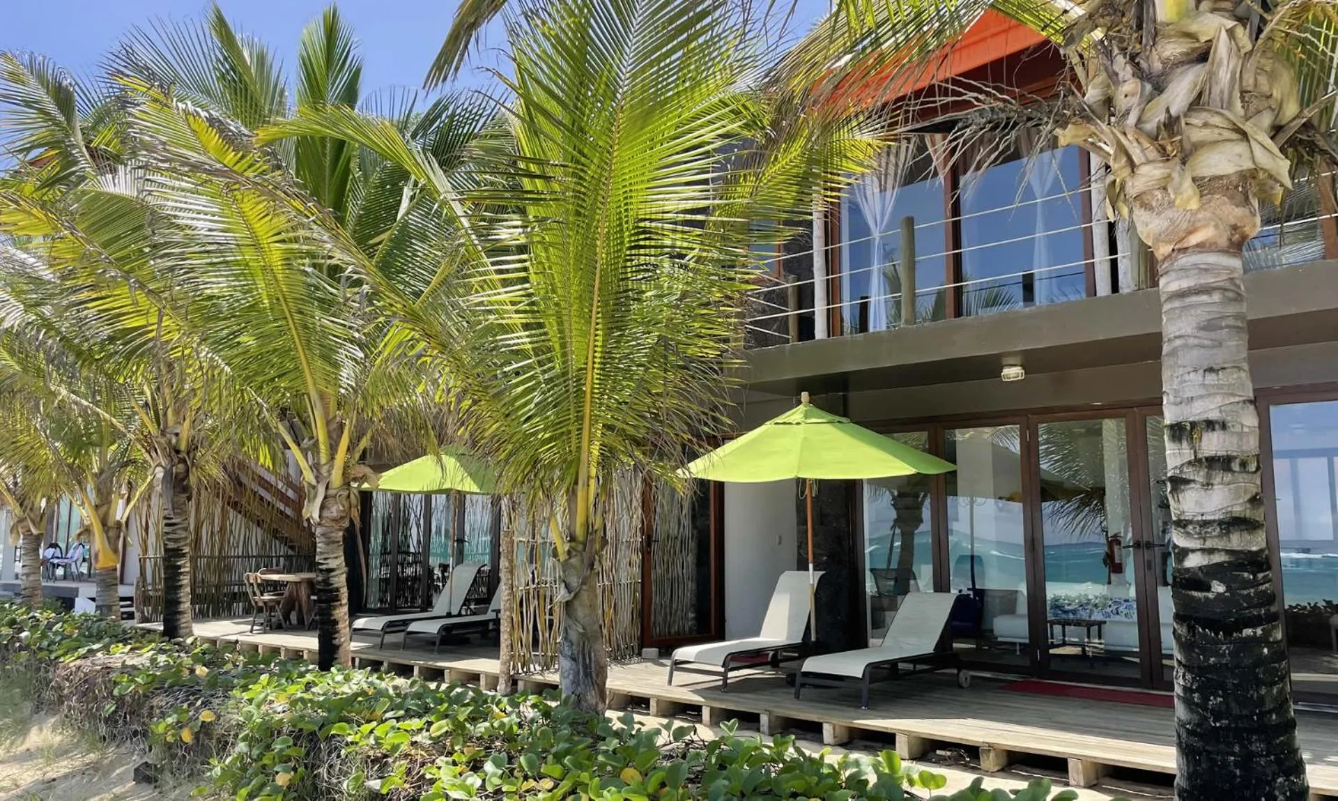 Property building in Mi Playa Galapagos Beachfront Apartments