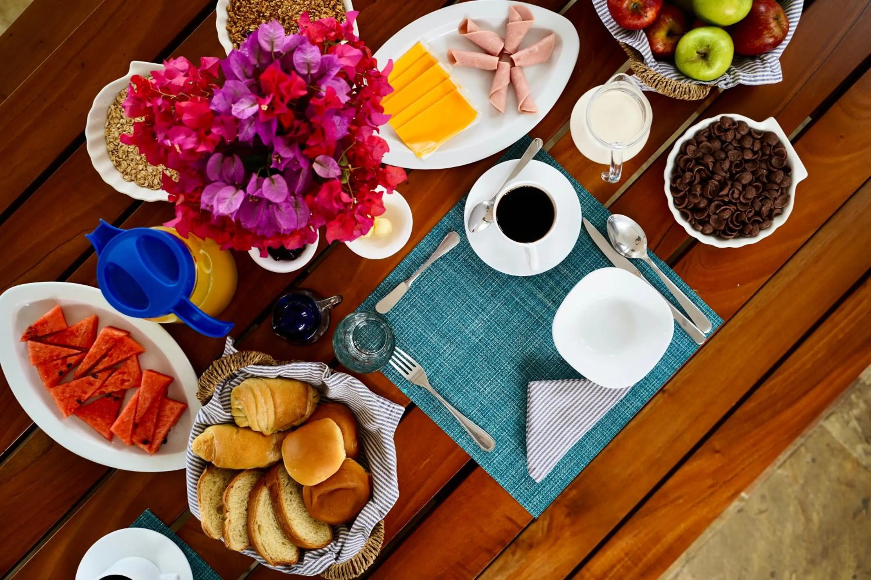 Restaurant/places to eat in Mi Playa Galapagos Beachfront Apartments