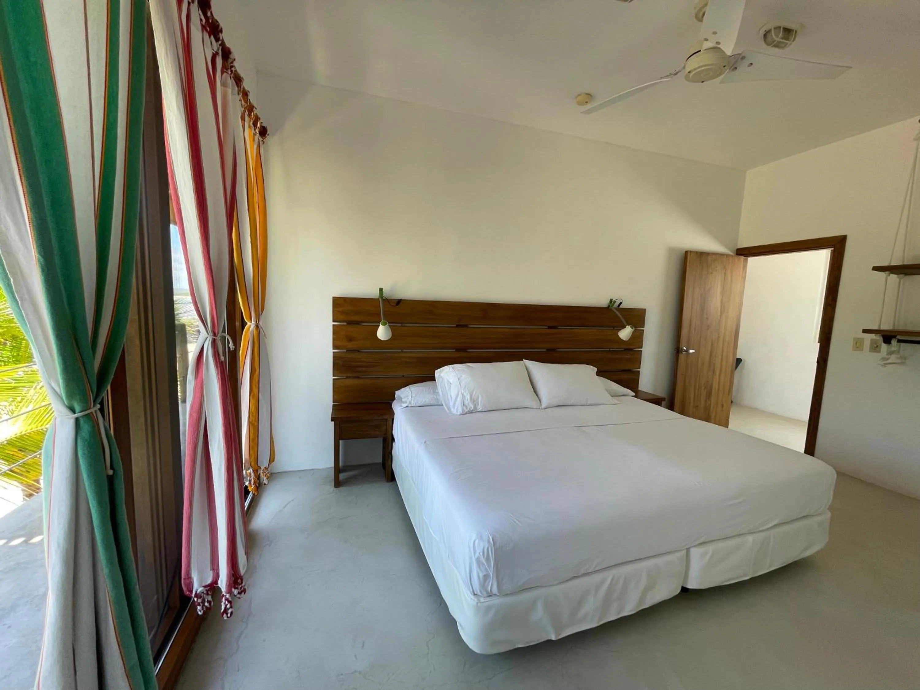 Property building, Bed in Mi Playa Galapagos Beachfront Apartments