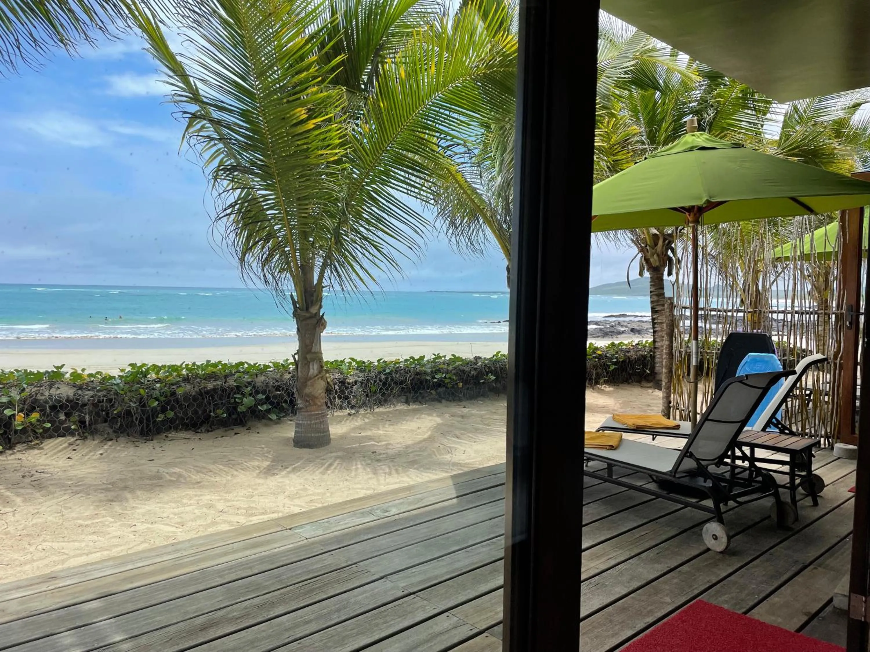 Garden in Mi Playa Galapagos Beachfront Apartments