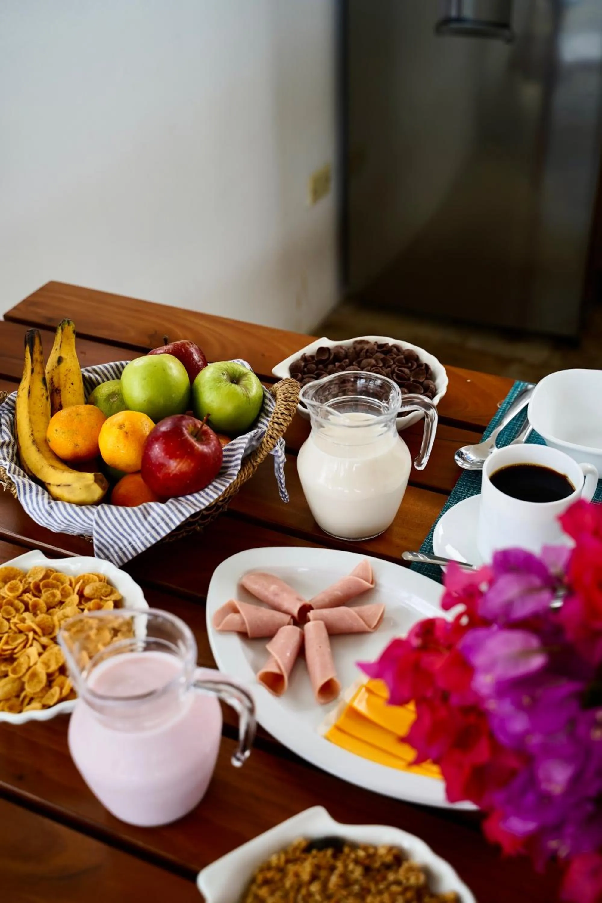 Restaurant/places to eat in Mi Playa Galapagos Beachfront Apartments