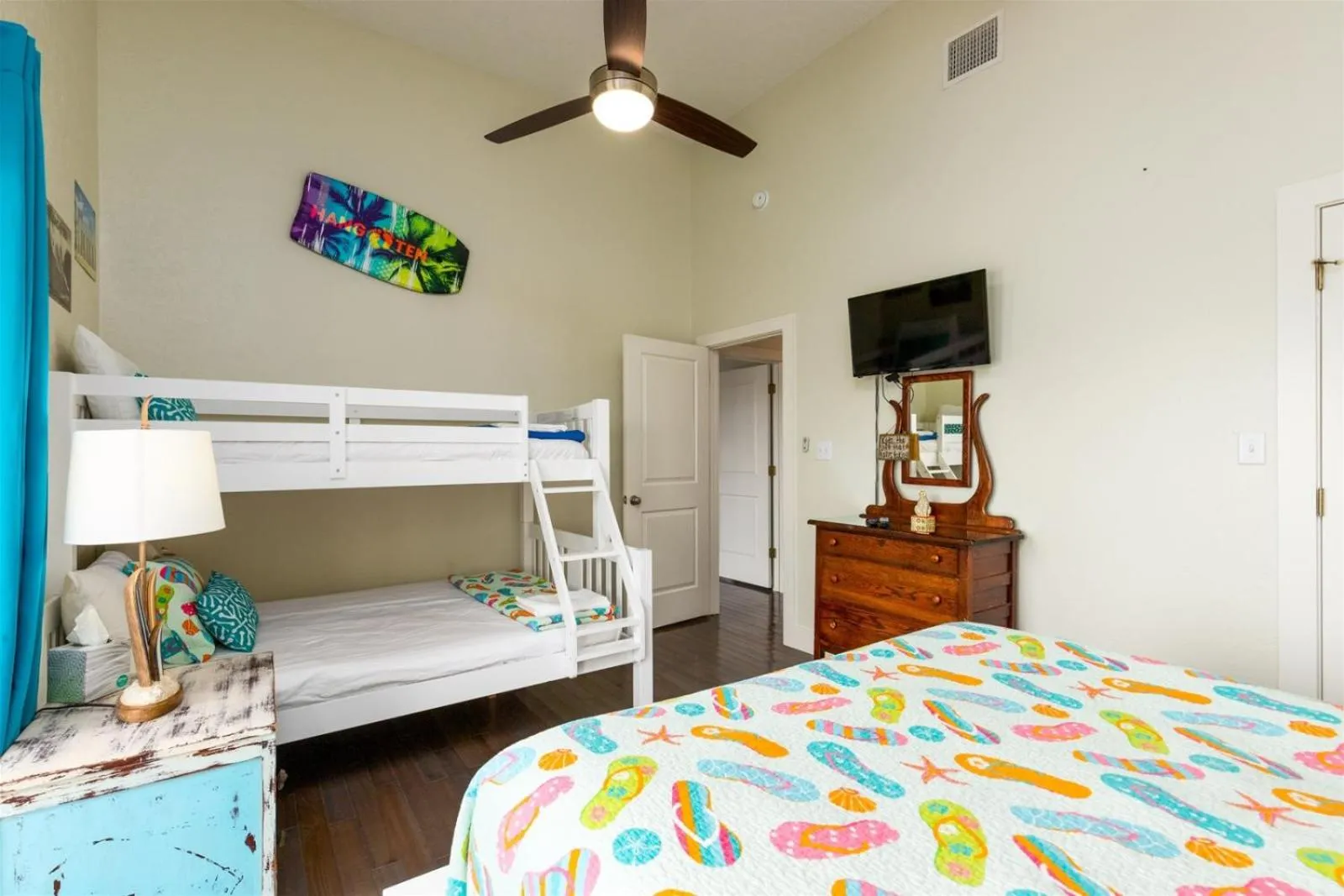 Property building, Bed in The Cats Meow