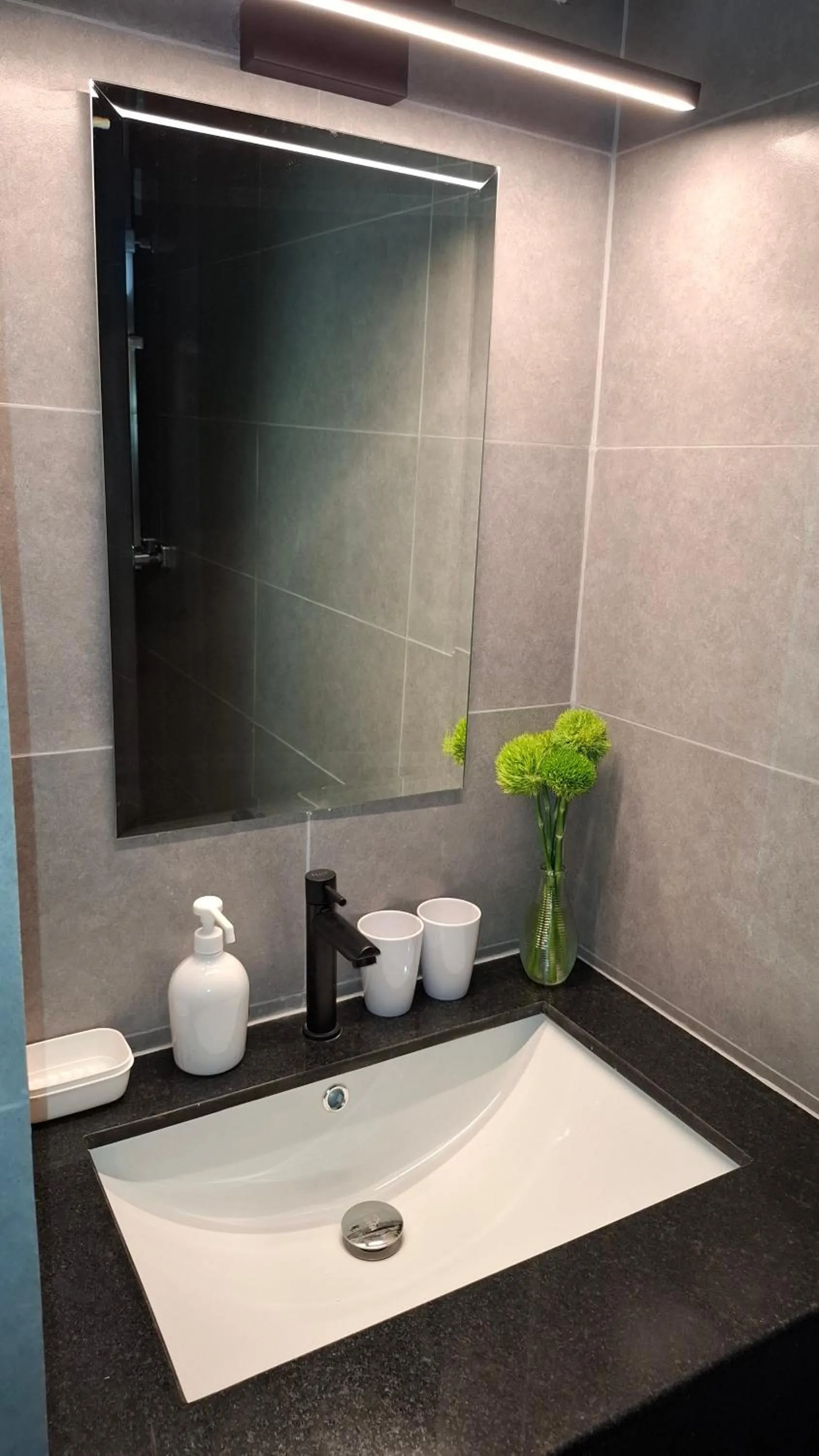 Shower in Sok Hotel And Coffee Siem Reap