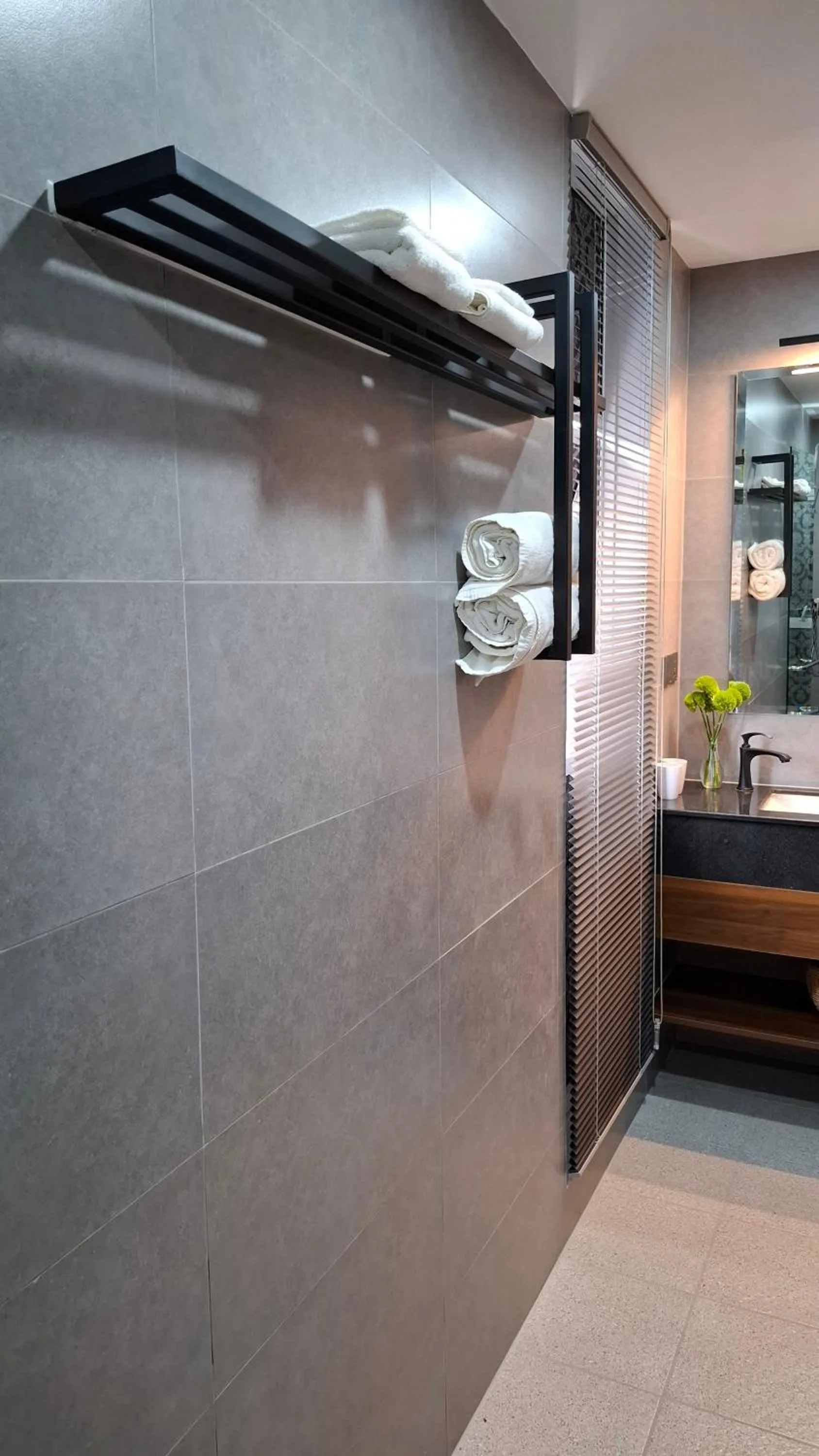 Shower in Sok Hotel And Coffee Siem Reap