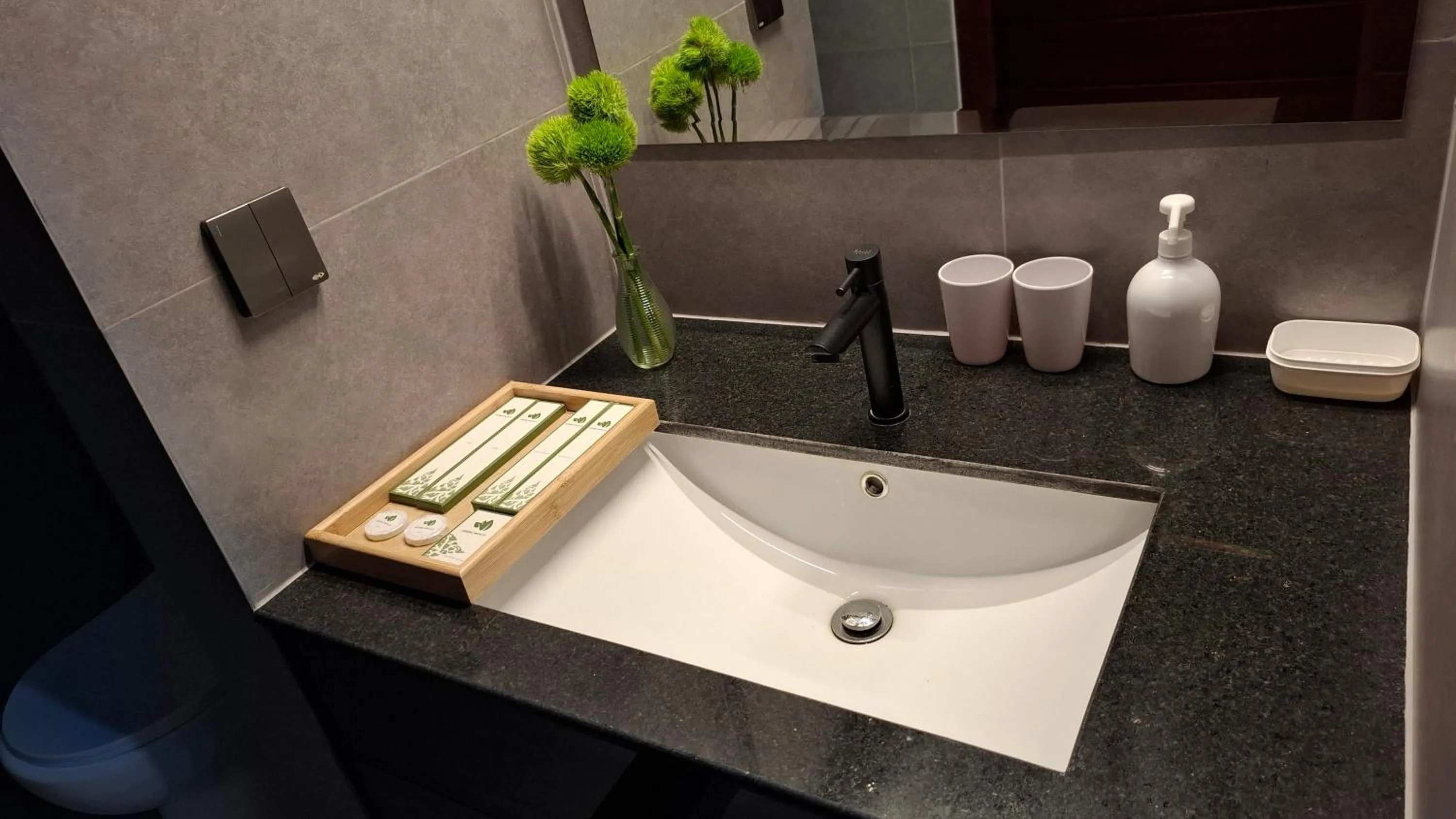 Shower in Sok Hotel And Coffee Siem Reap