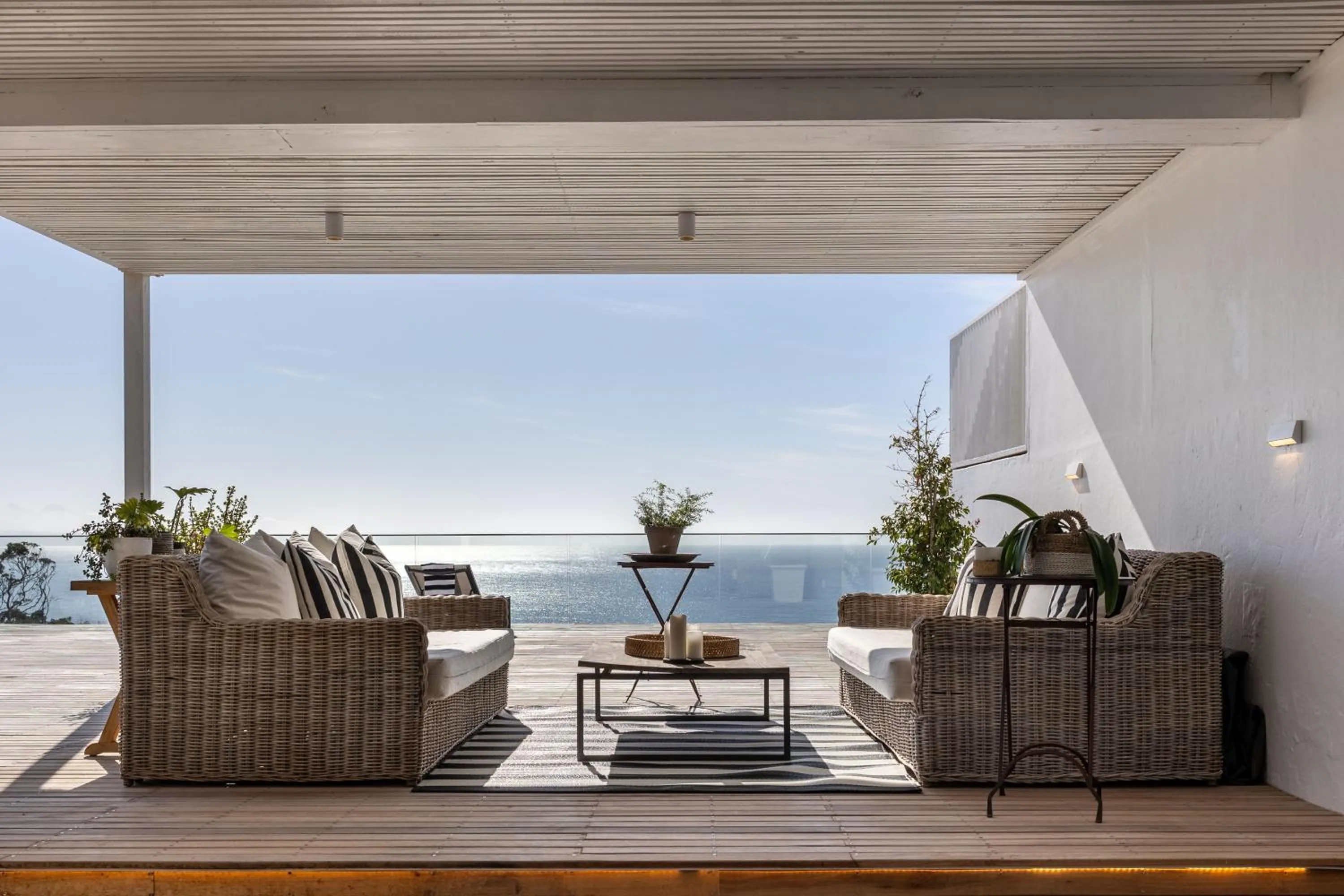 Penthouse Honeymoon Suite with Sea View in Eleven