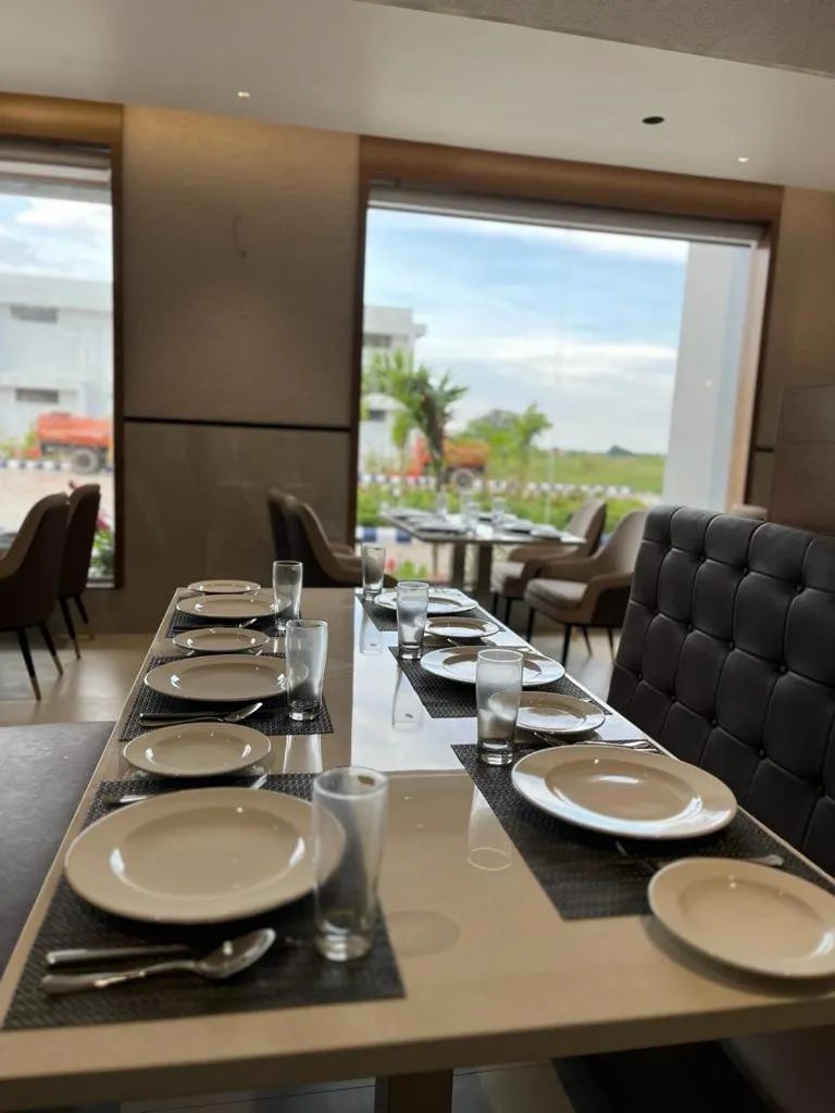 Restaurant/places to eat in Kyriad Prestige Ilkal