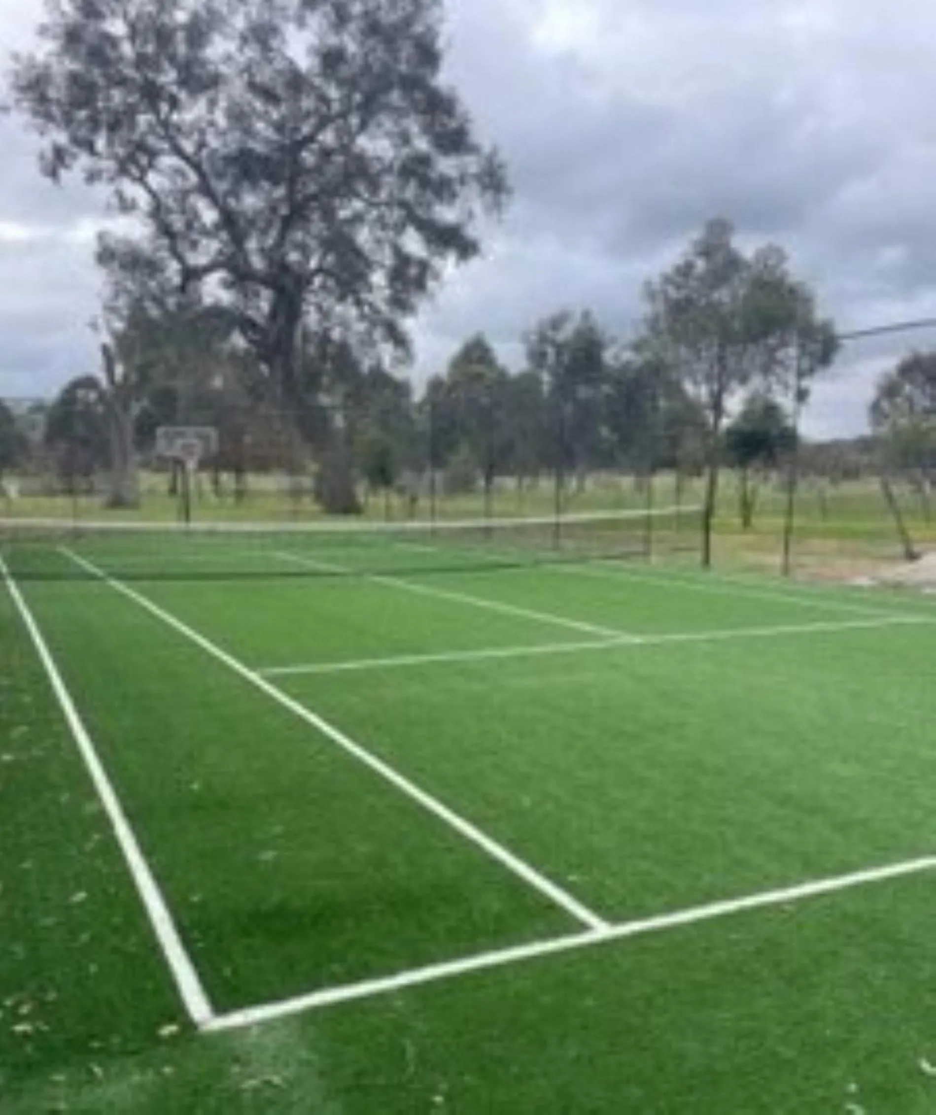 Tennis court in Greenvale Holiday Units Mansfield