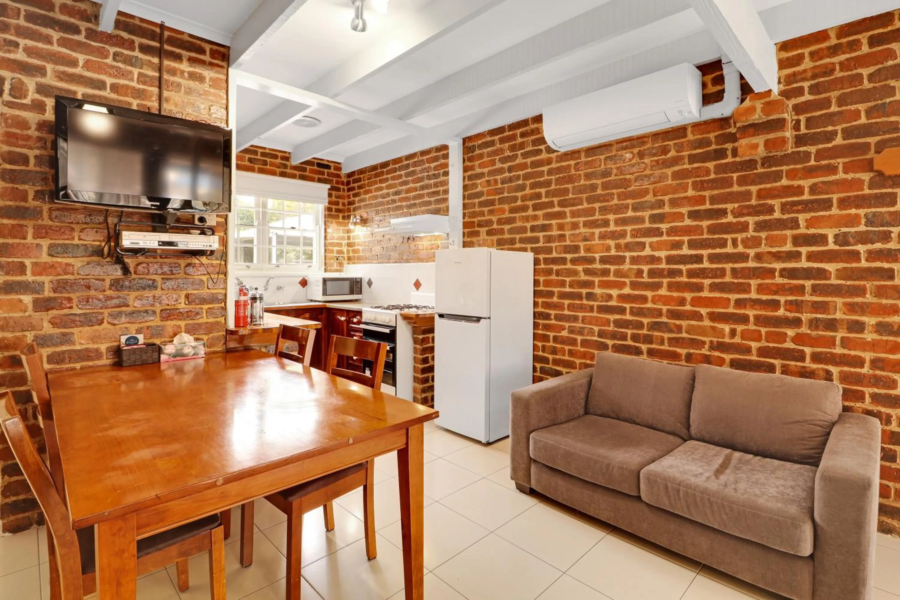 Kitchen or kitchenette in Greenvale Holiday Units Mansfield