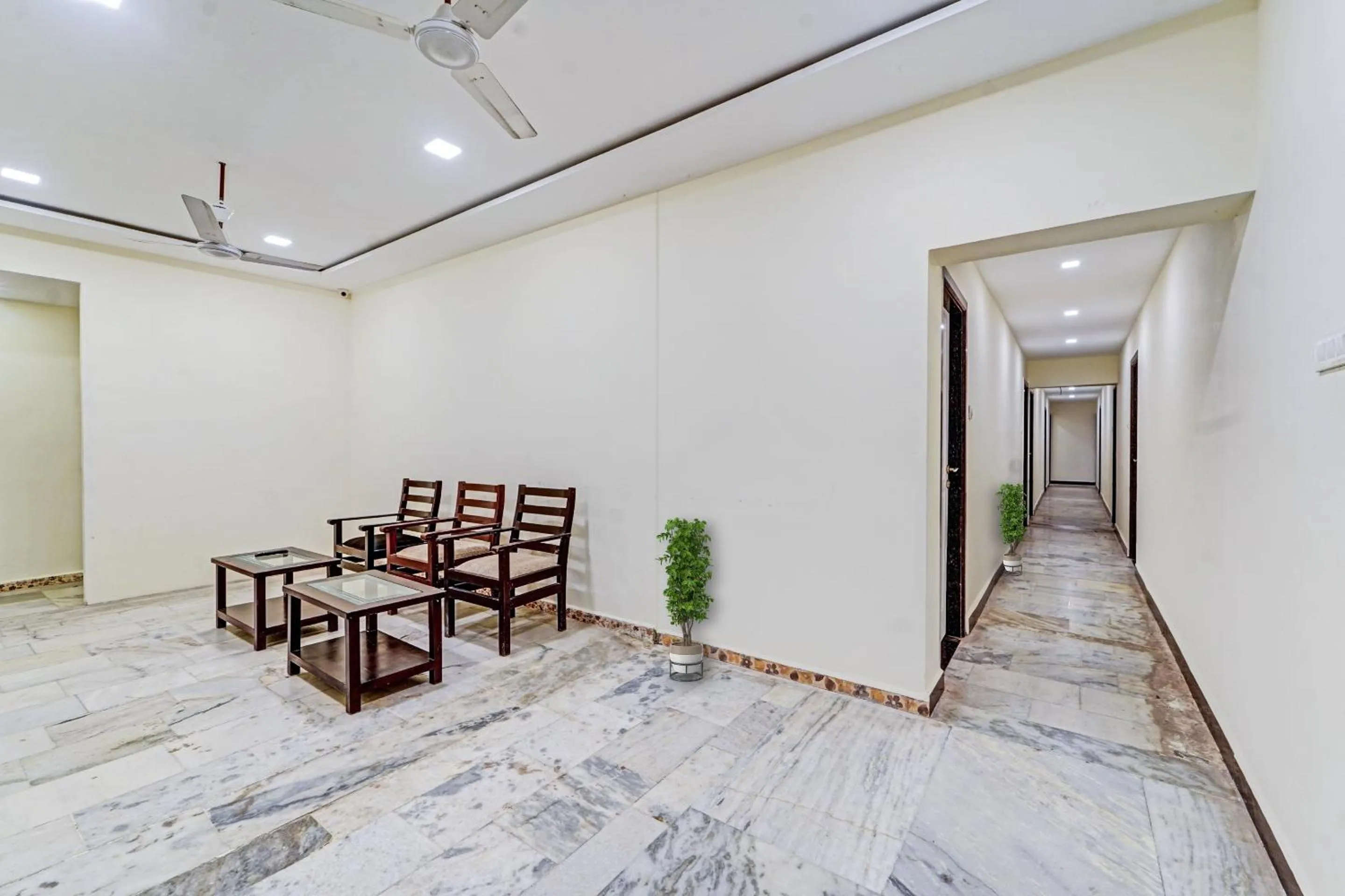 Lobby or reception in Collection O by OYO Yash Inn