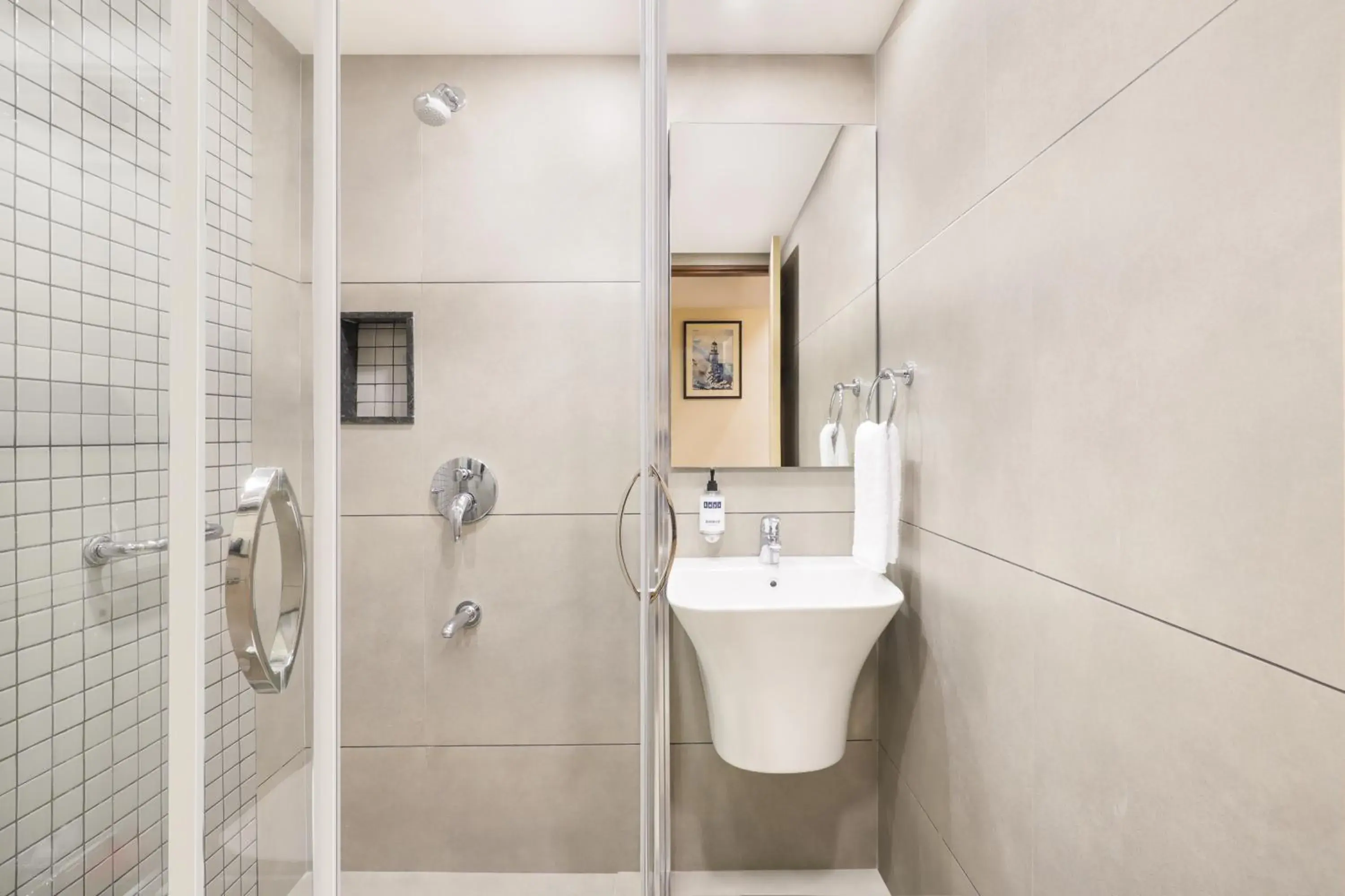 Superior King Room in Keys Lite By Lemon Tree Hotels Sreekanya Superior King Room in Keys Lite By Lemon Tree Hotels Sreekanya