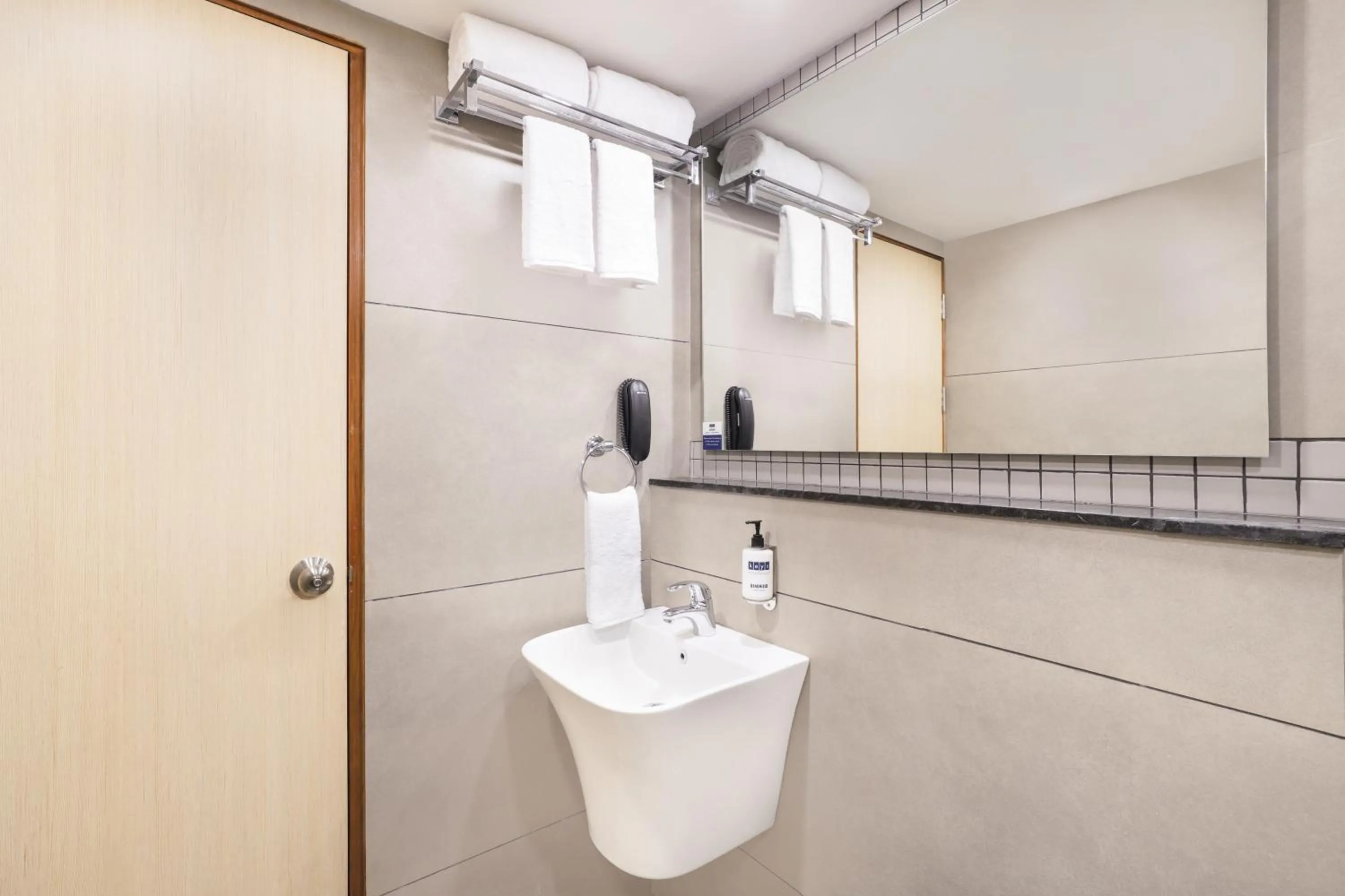 towels in Keys Lite By Lemon Tree Hotels Sreekanya