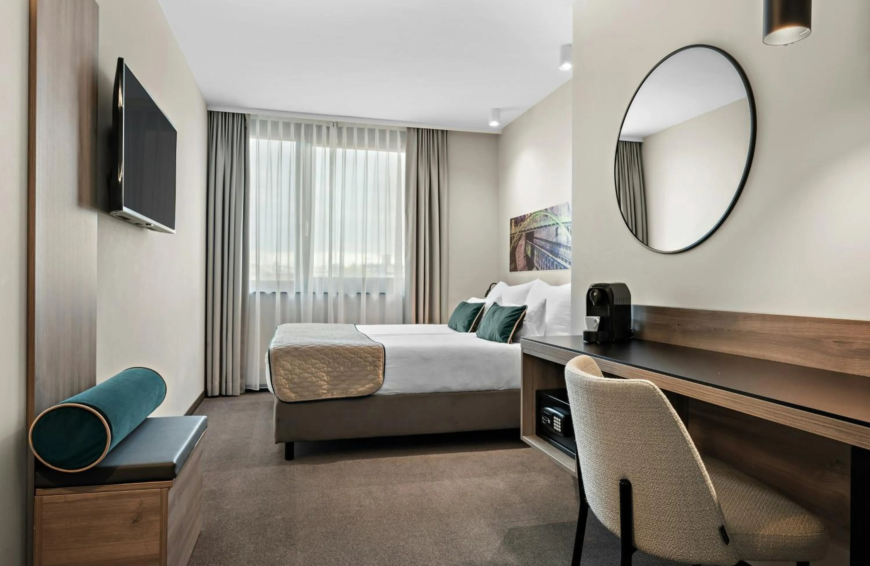 Photo of the whole room, Bed in Leonardo Hotel Vienna City West