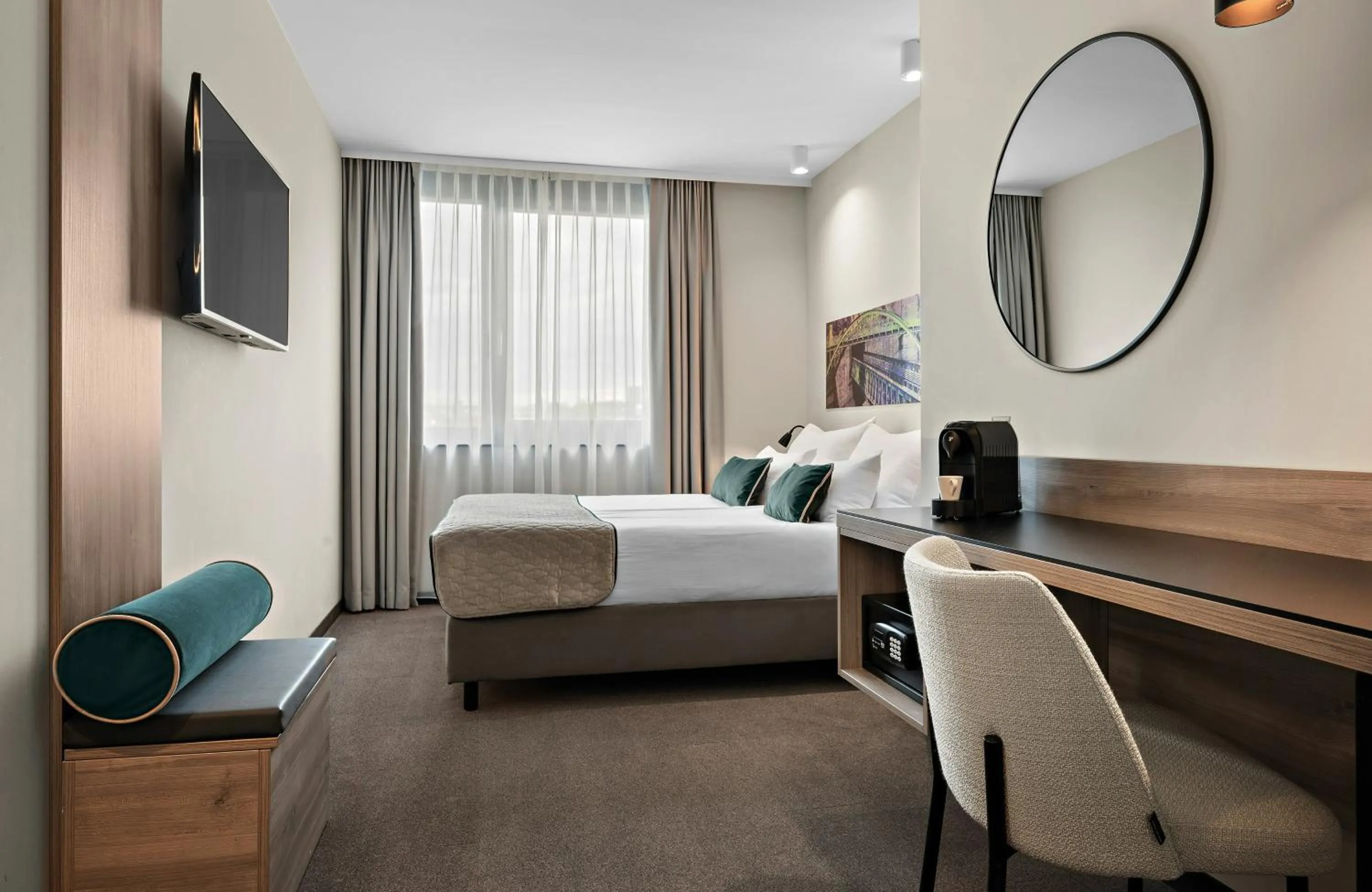 Photo of the whole room, Bed in Leonardo Hotel Vienna City West