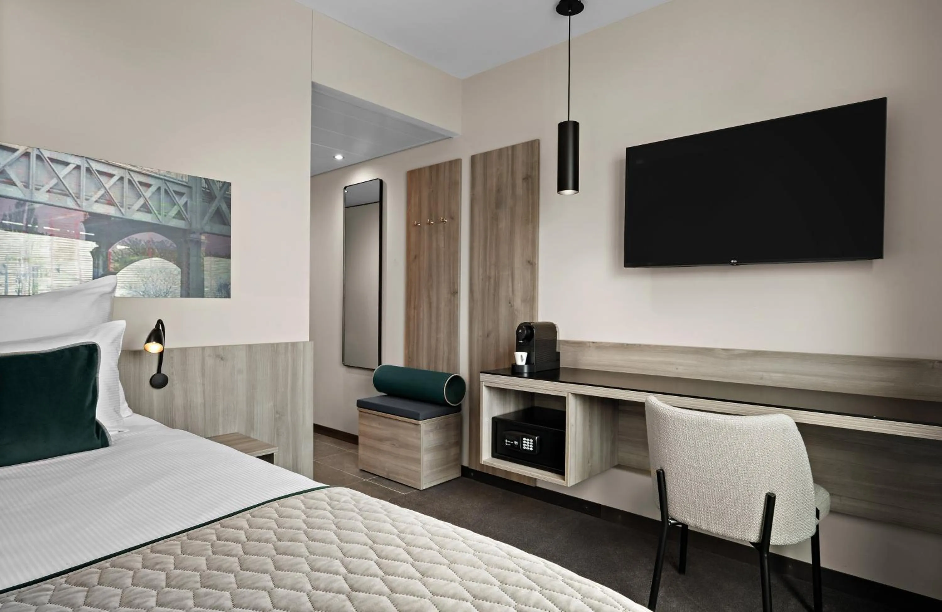 Photo of the whole room, Bed in Leonardo Hotel Vienna City West