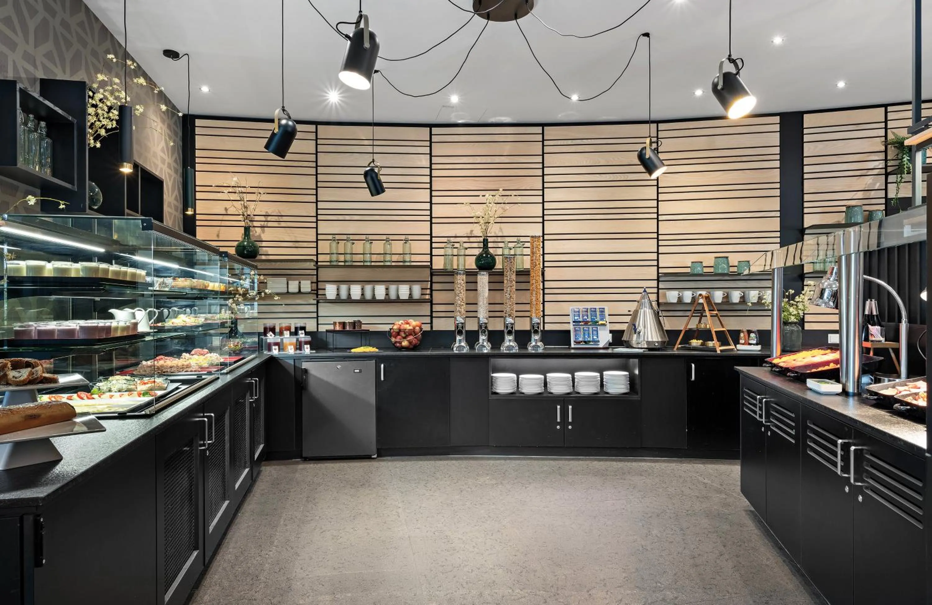 Buffet breakfast in Leonardo Hotel Vienna City West