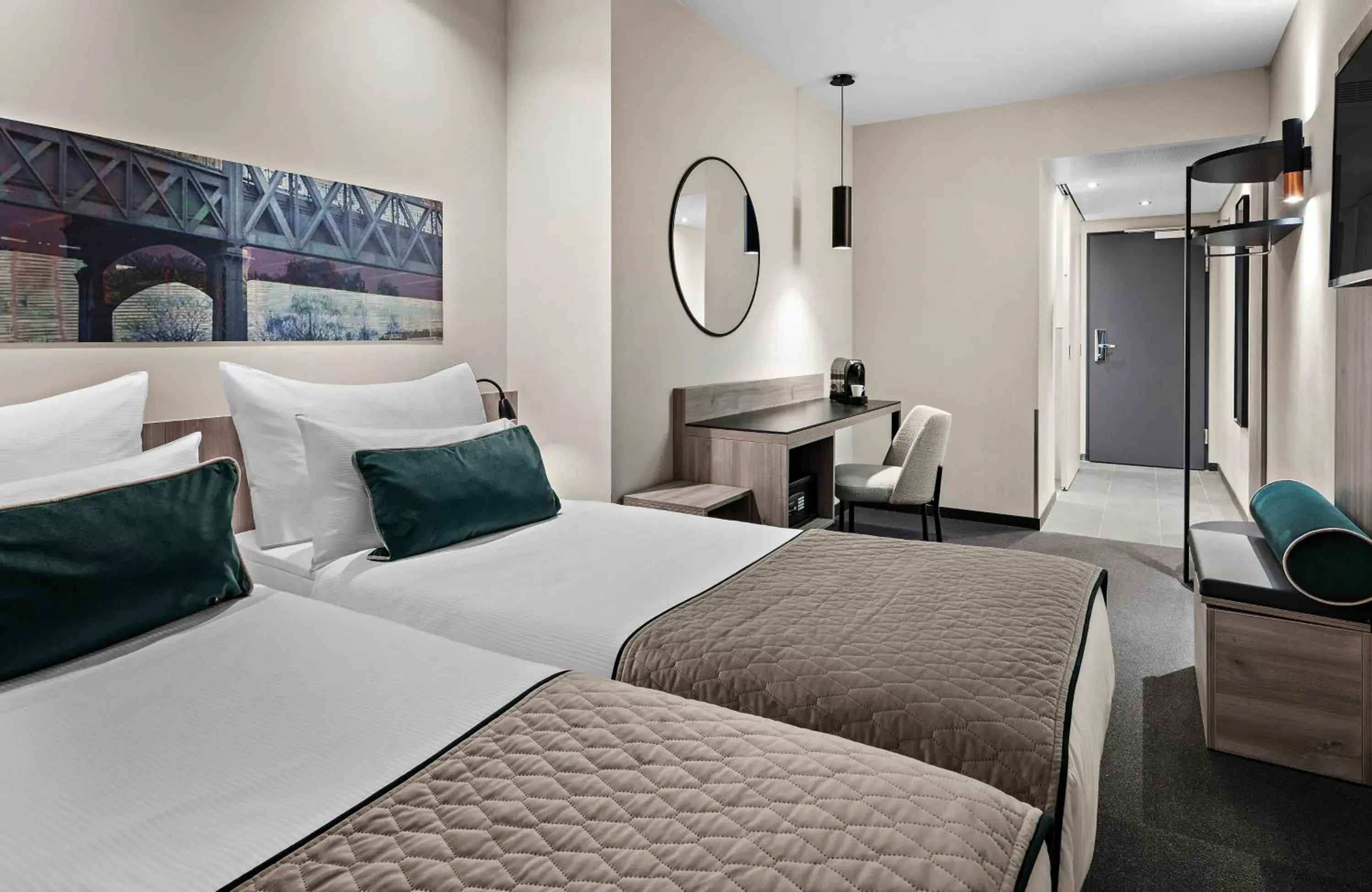 Comfort Twin Room in Leonardo Hotel Vienna City West Comfort Twin Room in Leonardo Hotel Vienna City West