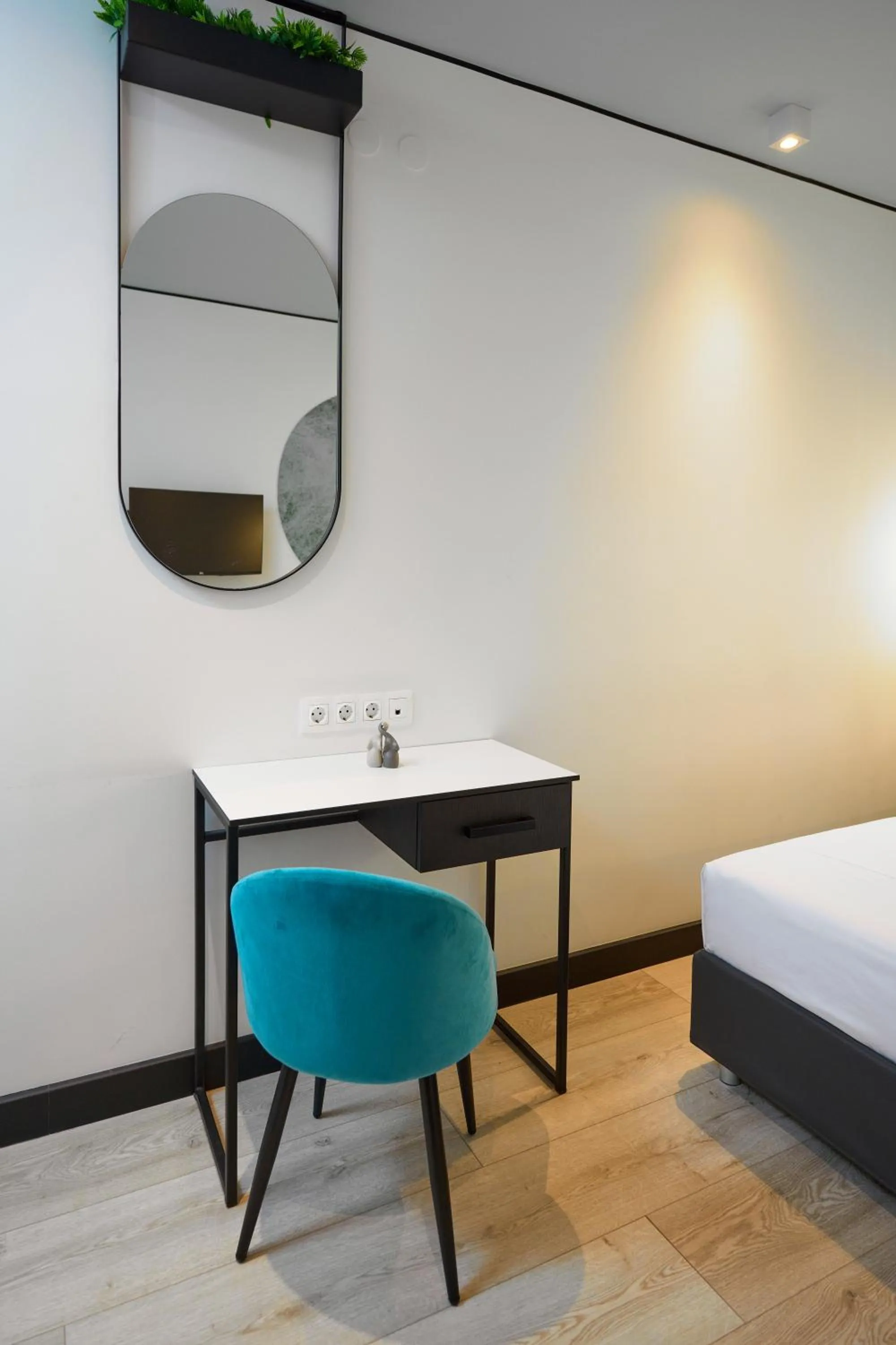 Photo of the whole room, Bed in Urban Elephant Suites