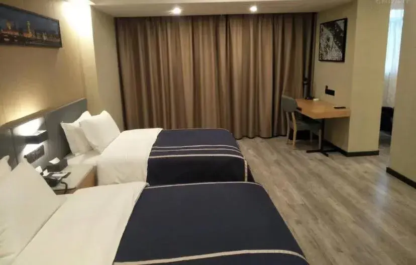 Bed in LanOu Hotel Tongcheng Traditional Chinese Medicine Hospital Easy Home Bed in LanOu Hotel Tongcheng Traditional Chinese Medicine Hospital Easy Home