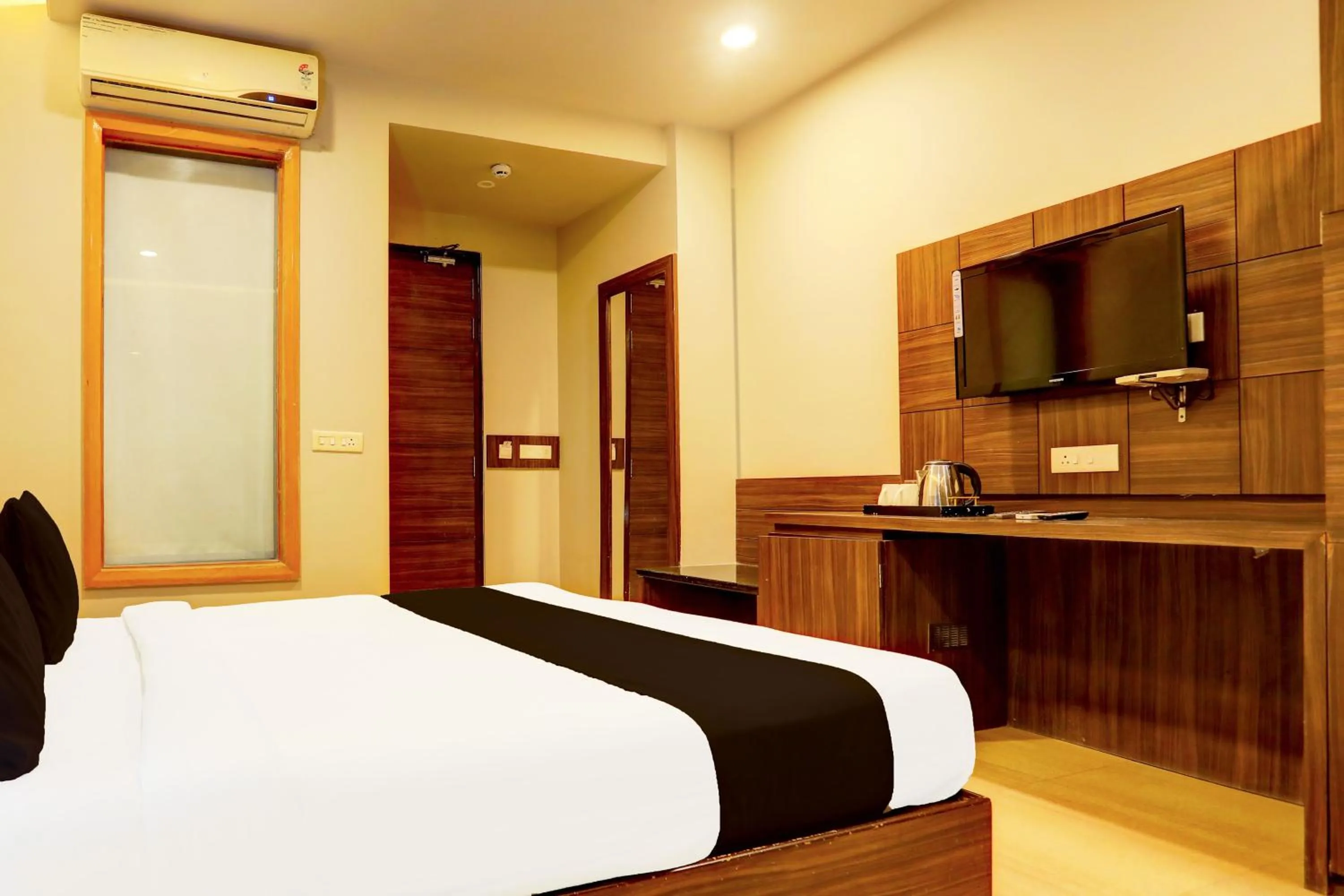 Bedroom, Bed in Super Collection O Alwar formerly Hotel Ashoka