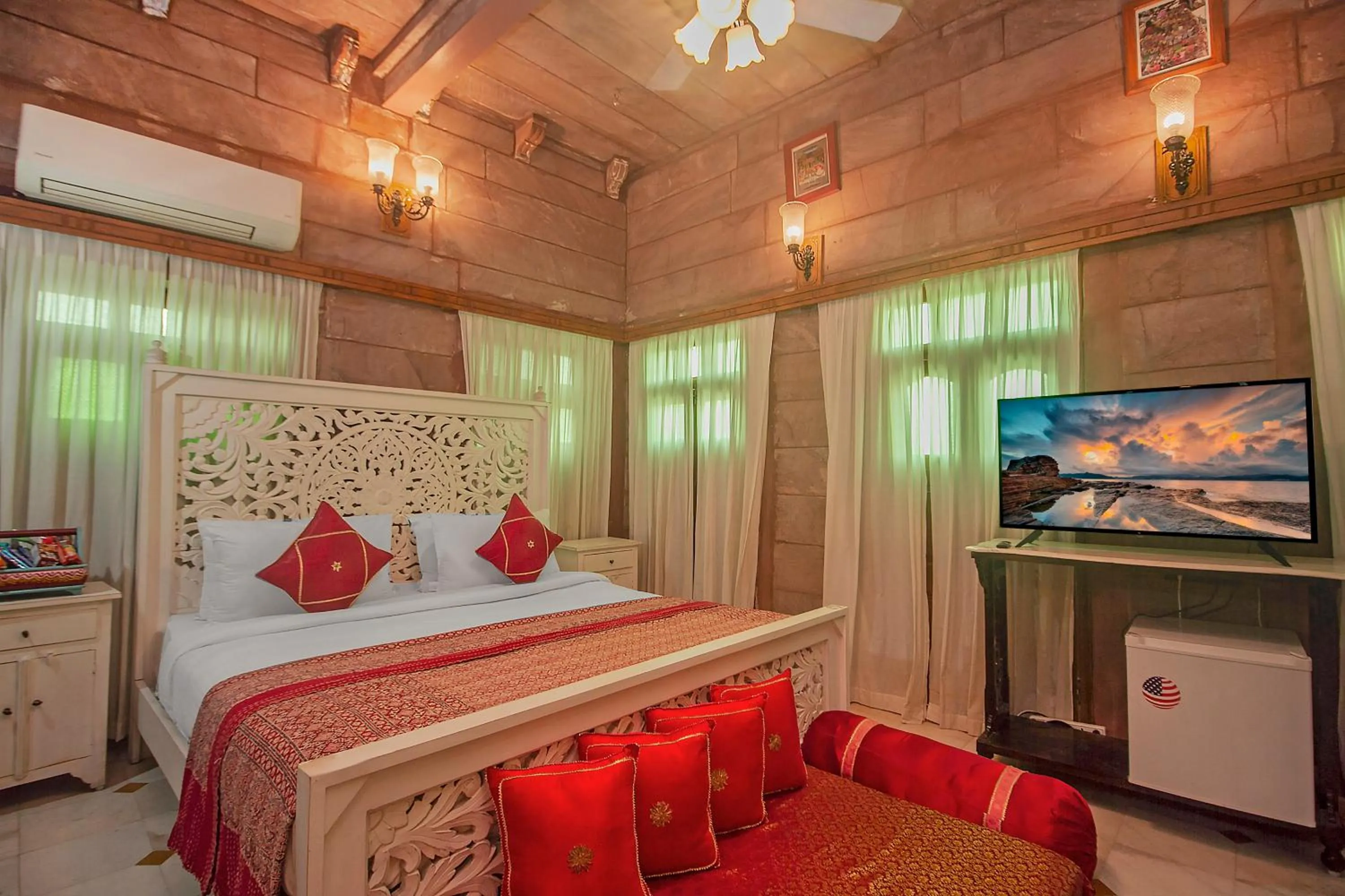 Bedroom, Bed in Amritara Manak Haveli, Jodhpur