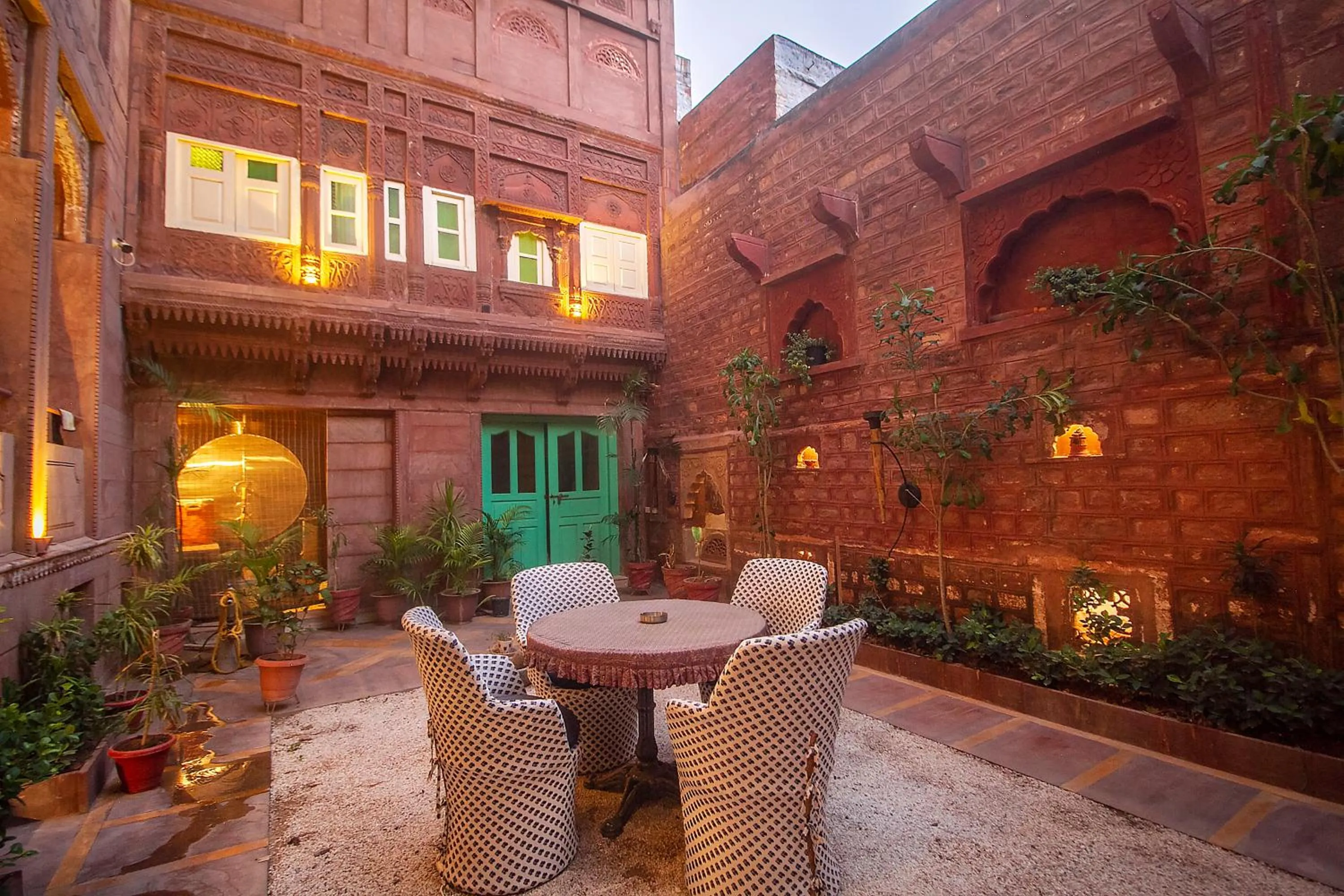 Patio in Amritara Manak Haveli, Jodhpur