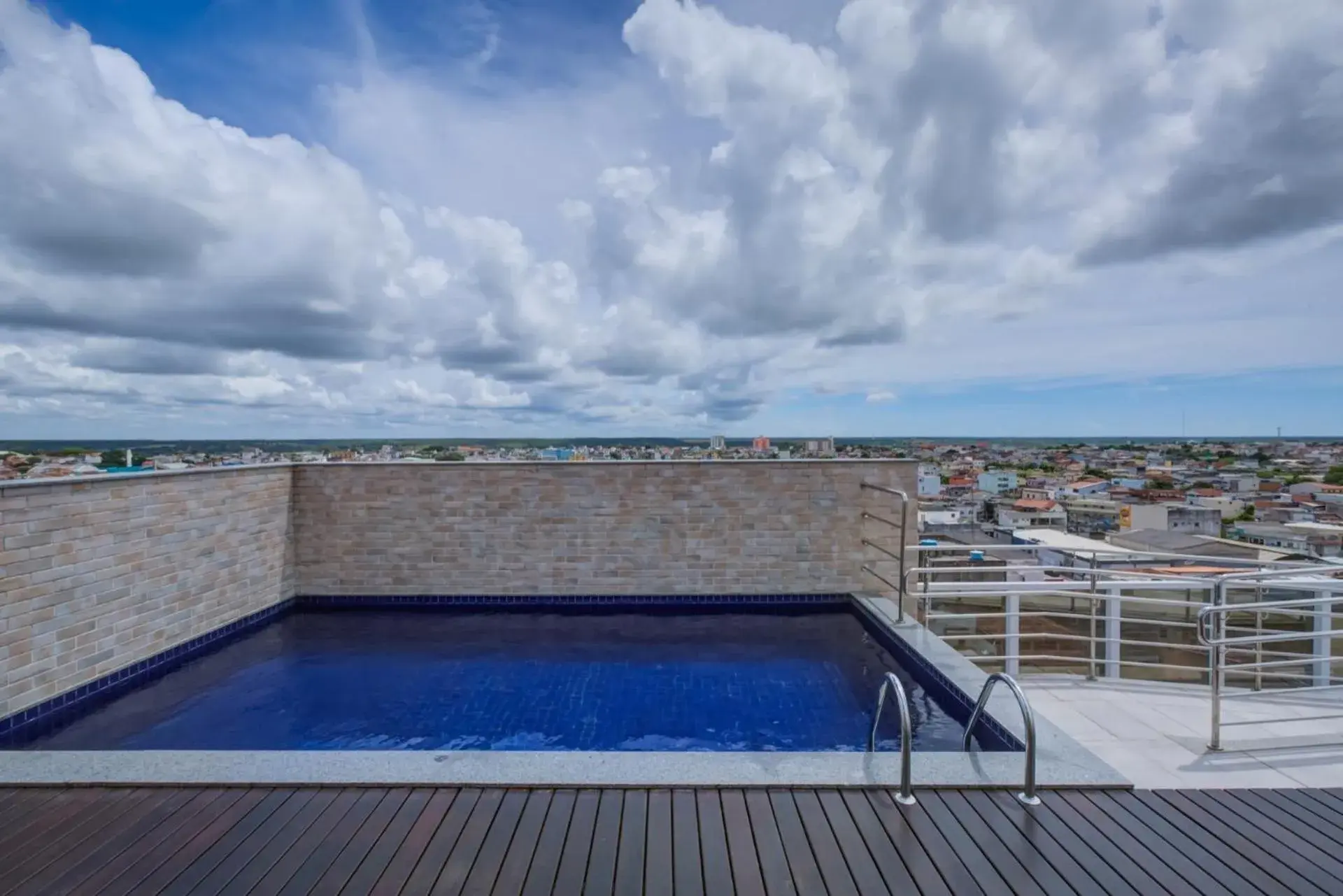 Swimming pool in Go Inn São Mateus Swimming pool in Go Inn São Mateus