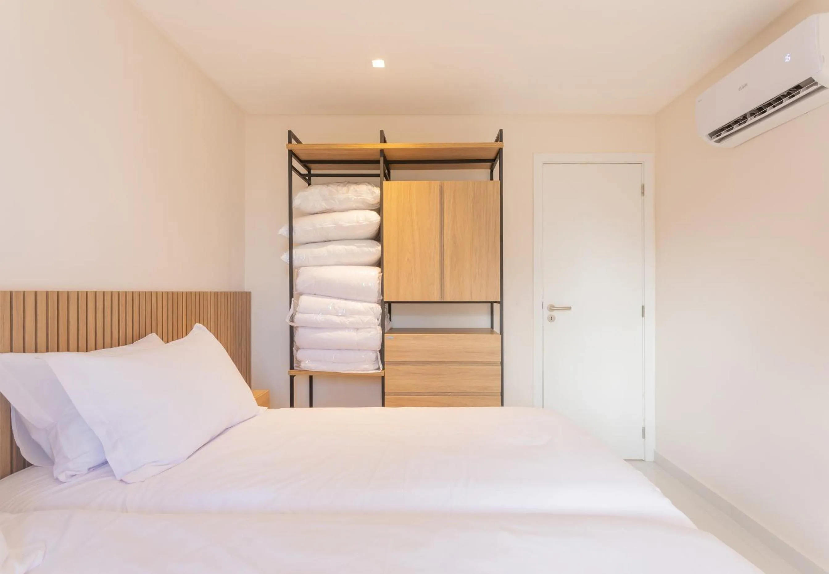 Bed in Acqua Residences Luxury Collection