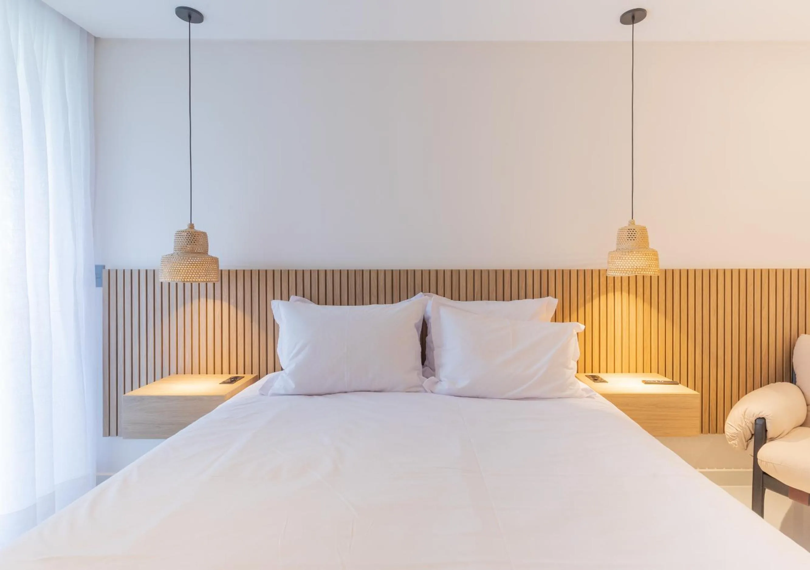Bed in Acqua Residences Luxury Collection