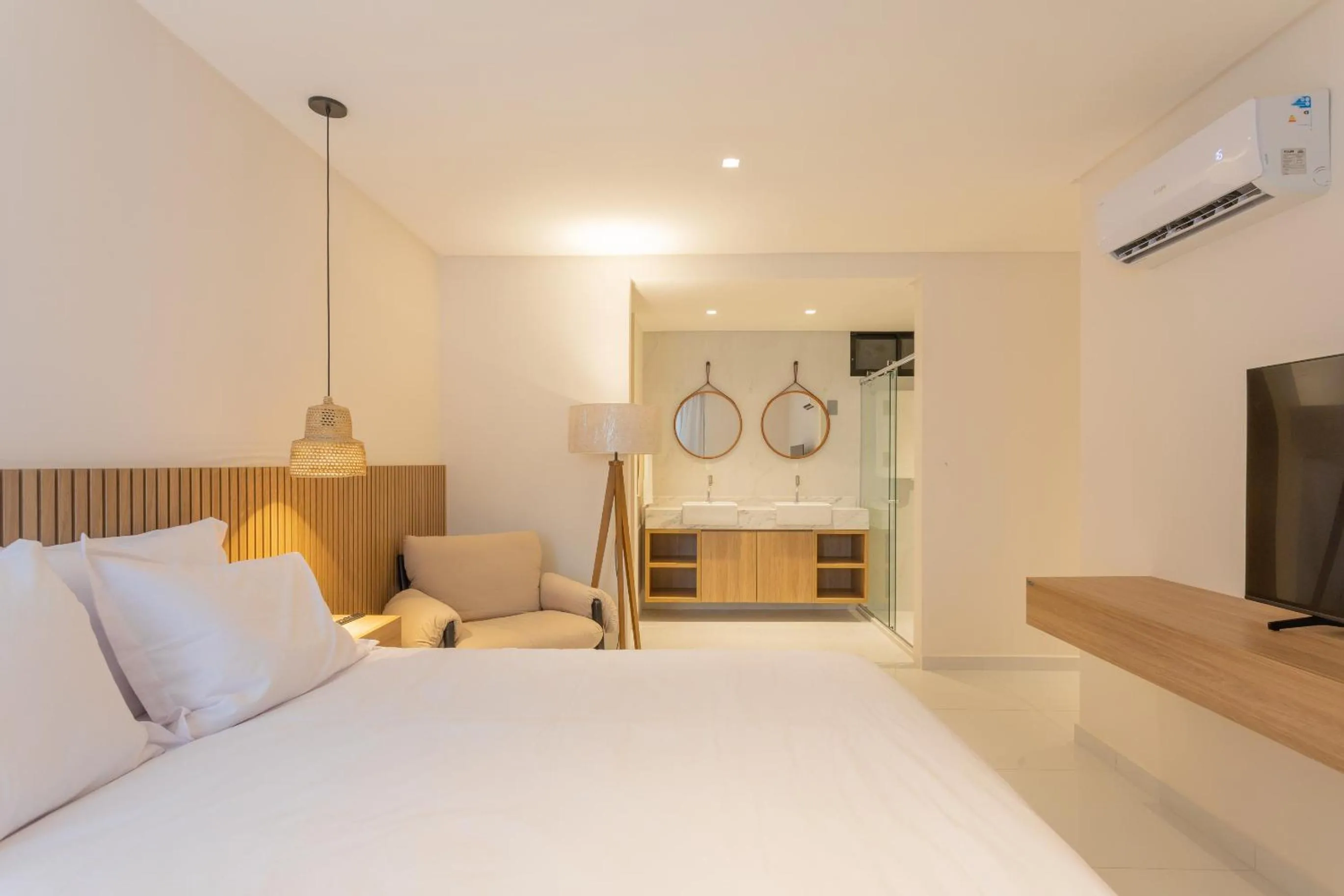 Bed in Acqua Residences Luxury Collection